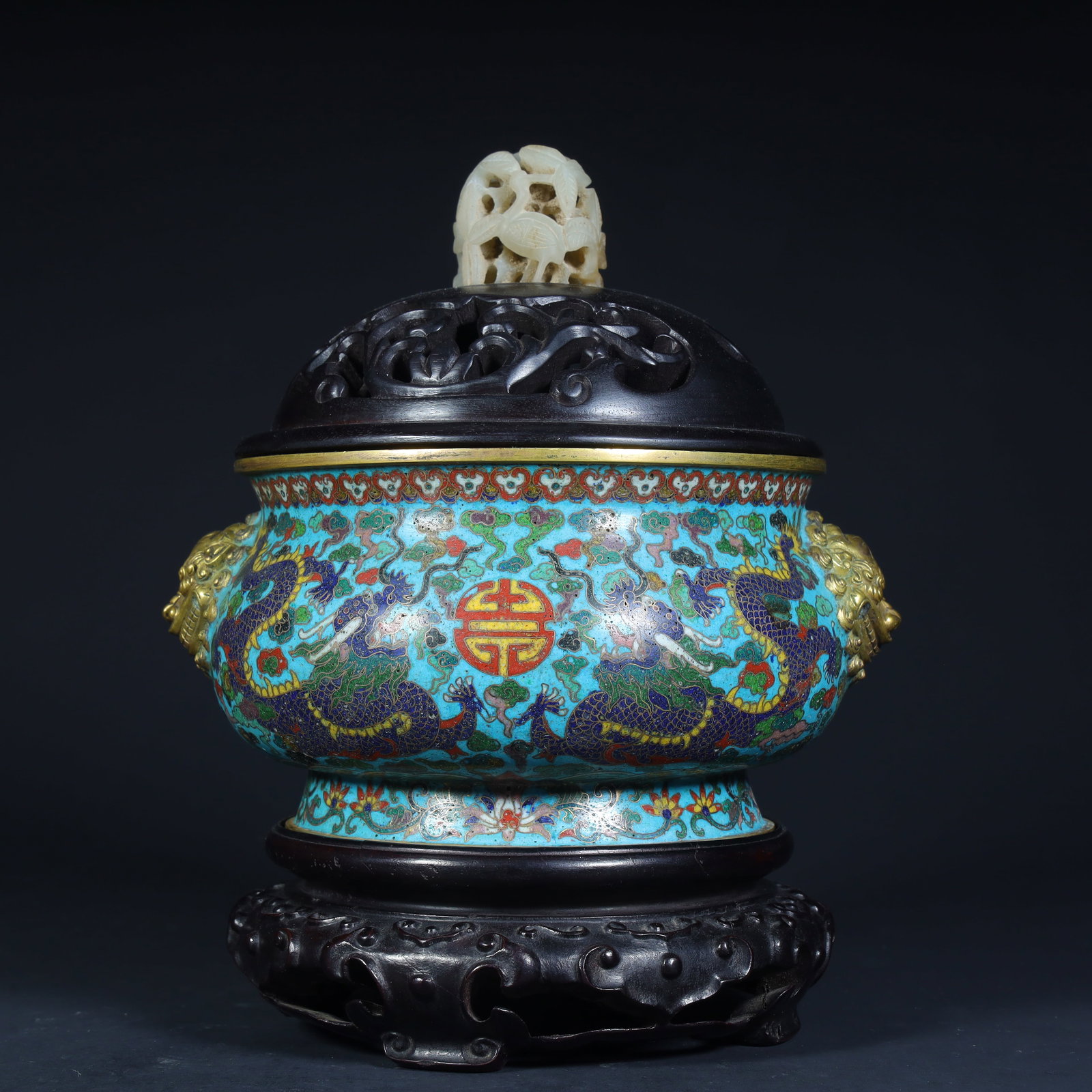A copper tire cloisonné enamel dragon pattern Fushou aroma burner from the Qing Dynasty: Qing Dynasty copper tire cloisonné enamel dragon pattern Fushou aroma burner Size:H:22cmxL:16.5cmxW:15.5cm W: 1.7kg (The Dimensions Of All Batches Are Manually Measured.If You Need More Detailed