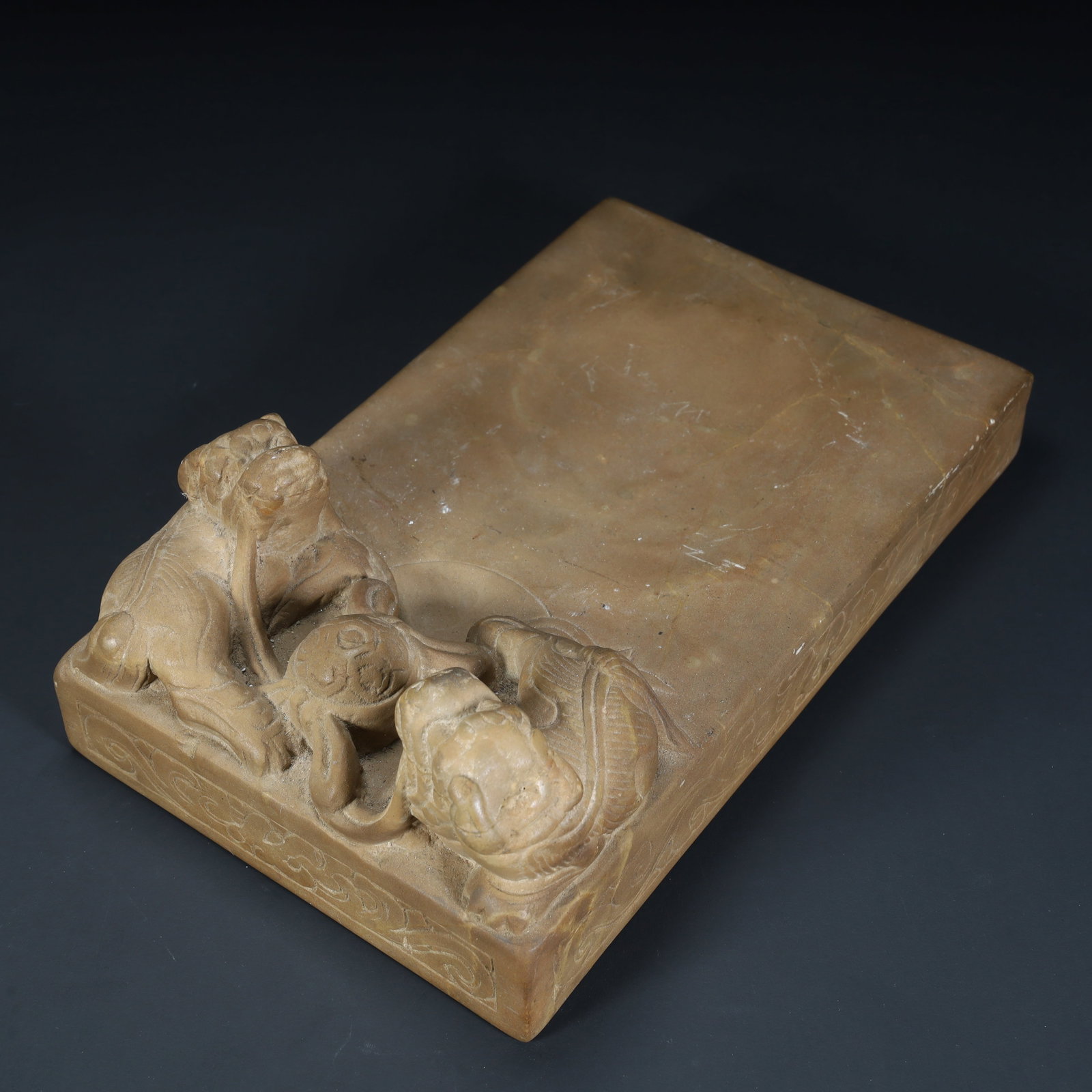 A beautiful stone carved beast inkstone: Exquisite stone carving auspicious beast inkstone Size:H:8cmxL:23cmxW:13.6cm W: 2.7kg (The Dimensions Of All Batches Are Manually Measured.If You Need More Detailed Information, Please Contact Our