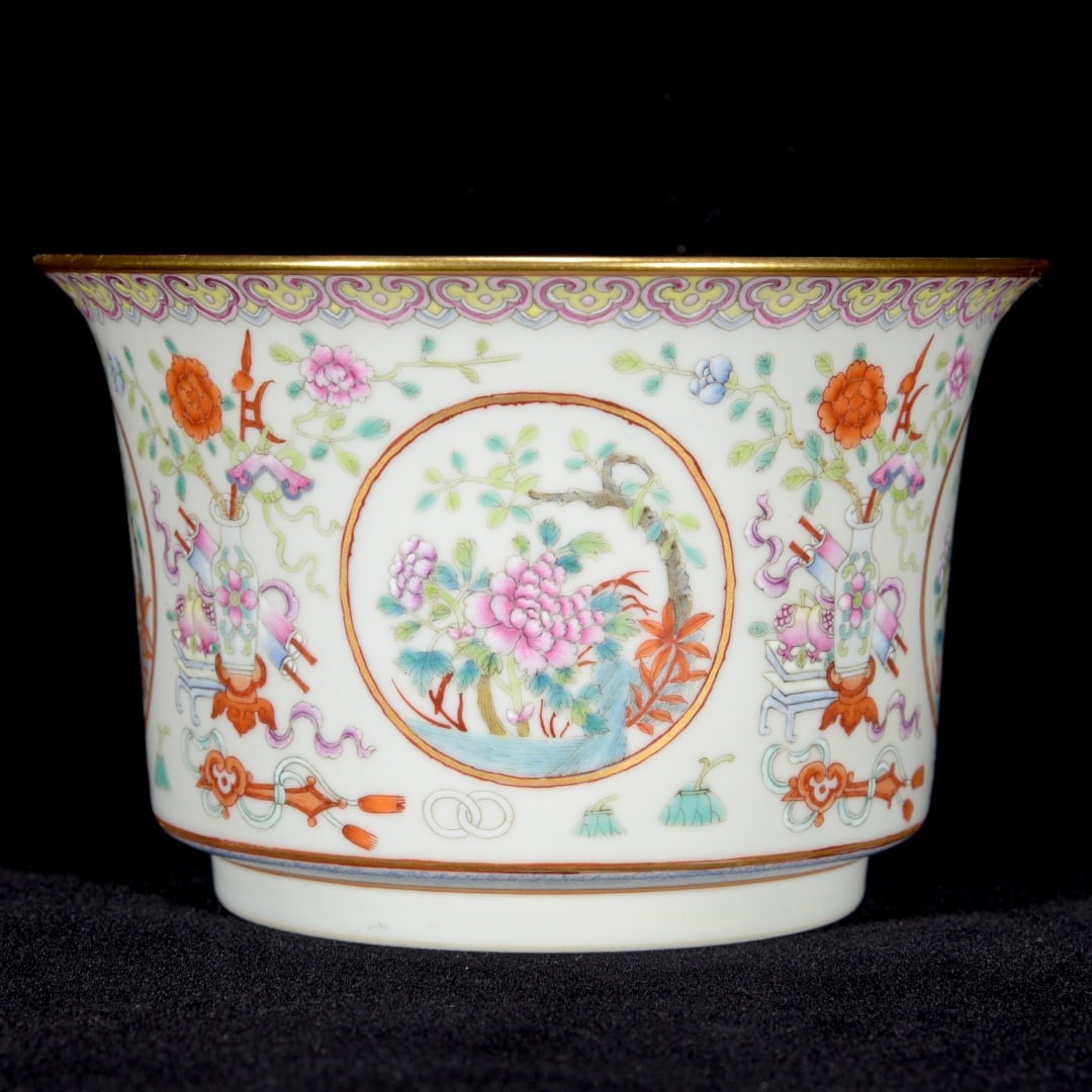 A broken flower pattern bowl made in the Guangxu period of the Qing Dynasty (1 of 9)