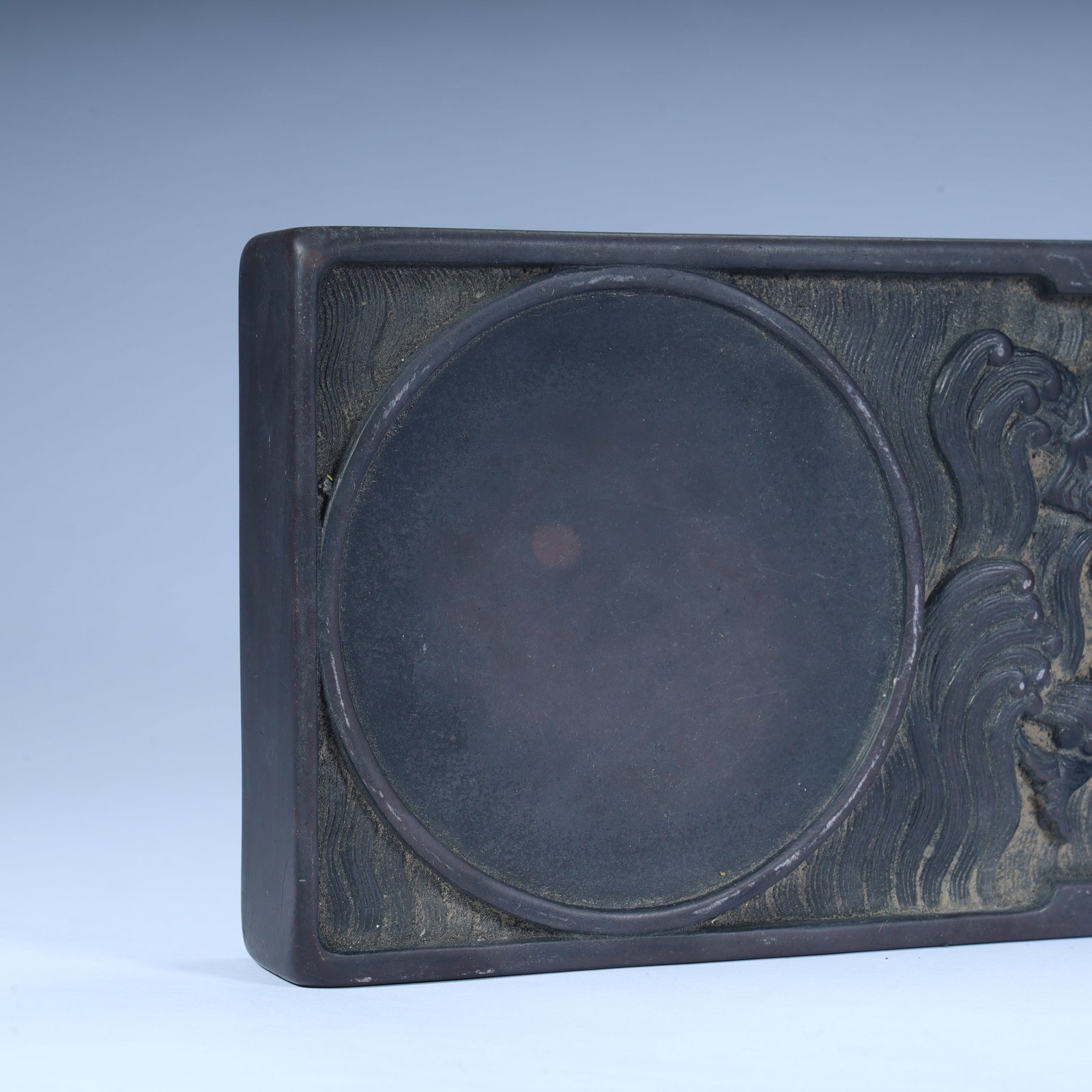 A Qing Dynasty Duanshi Haiyanhe Qing-patterned rectangular inkstone - 6
