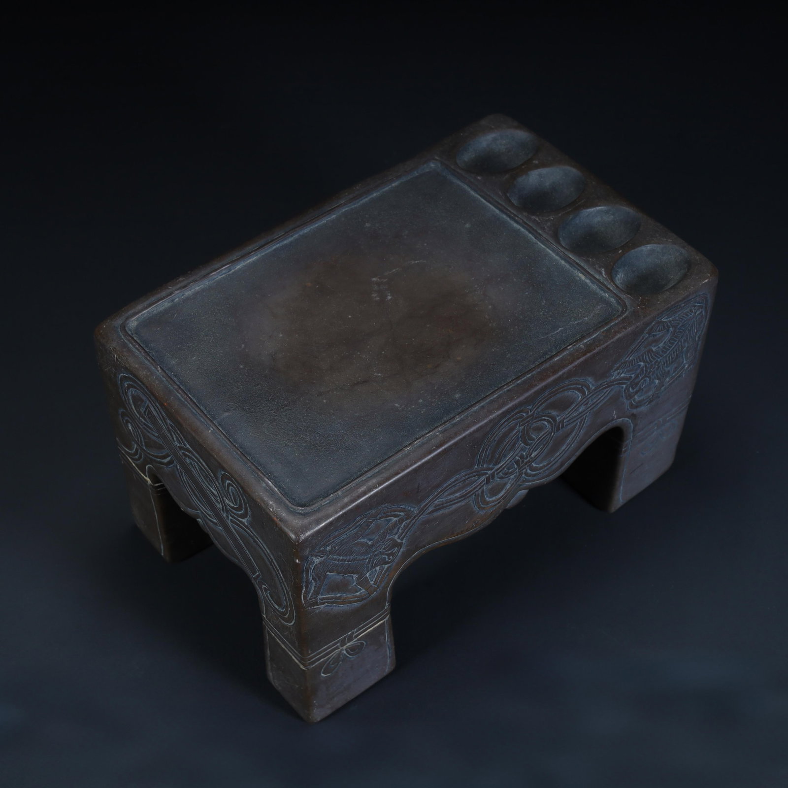 A copying inkstone from the Song Dynasty: The copying inkstone of the Song Dynasty Size:H:10.5cmxL:8.5cmxW:11.5cm W: 3.7kg (The Dimensions Of All Batches Are Manually Measured.If You Need More Detailed Information, Please Contact Our