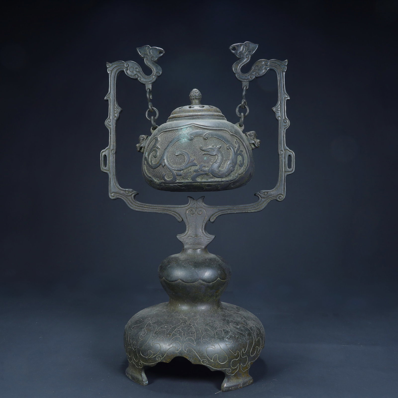 A copper Suzaku frame dragon pattern hanging smoker from the Qing Dynasty: The copper Suzaku frame dragon pattern hanging smoker in the Qing Dynasty Size:H:36.5cmxL:21cmxW:16.5cm W: 3.7kg (The Dimensions Of All Batches Are Manually Measured.If You Need More Detailed Informat