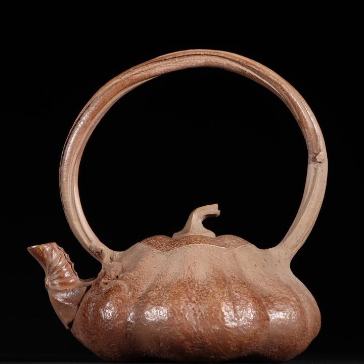 A clay painting poetry of the Qing Dynasty Yang Pengnian with a purple clay pot bottom: Qing Dynasty clay painting poetry egg bun lift beam purple clay pot bottom Yang Pengnian Size: L: 9.2 x W: 15.6 cm (The Dimensions Of All Batches Are Manually Measured.If You Need More Detailed