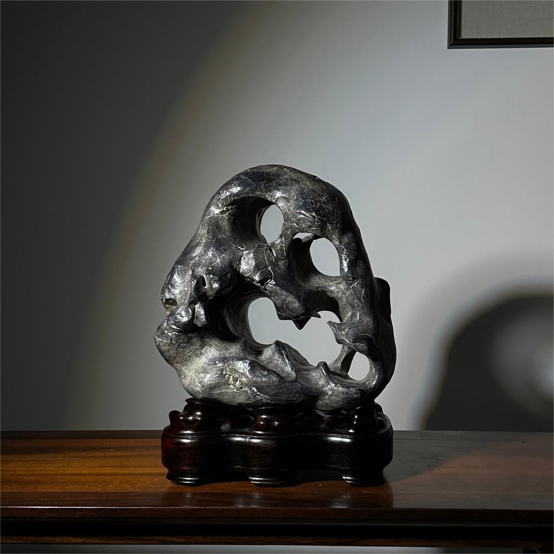 A piece of exquisite Taihu stone: Exquisite Taihu Lake stone Size:H:46cm W:34cm T:24cm (The Dimensions Of All Batches Are Manually Measured.If You Need More Detailed Information, Please Contact Our Customer Service Before Bidding.)