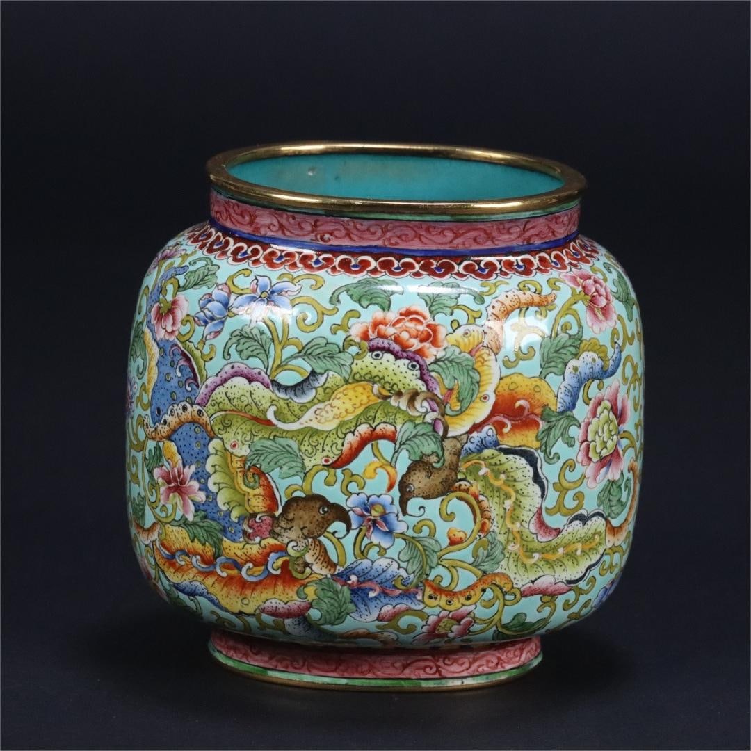 A purple copper tire painting made in the Qianlong period of the Qing Dynasty with enamel and: Qing Dynasty Qianlong year made purple copper tire painting enamel color entwined flower dragon pattern slag bucket Size:7.75x8.04x6.74cm W:0.324kg (The Dimensions Of All Batches Are Manually Measured
