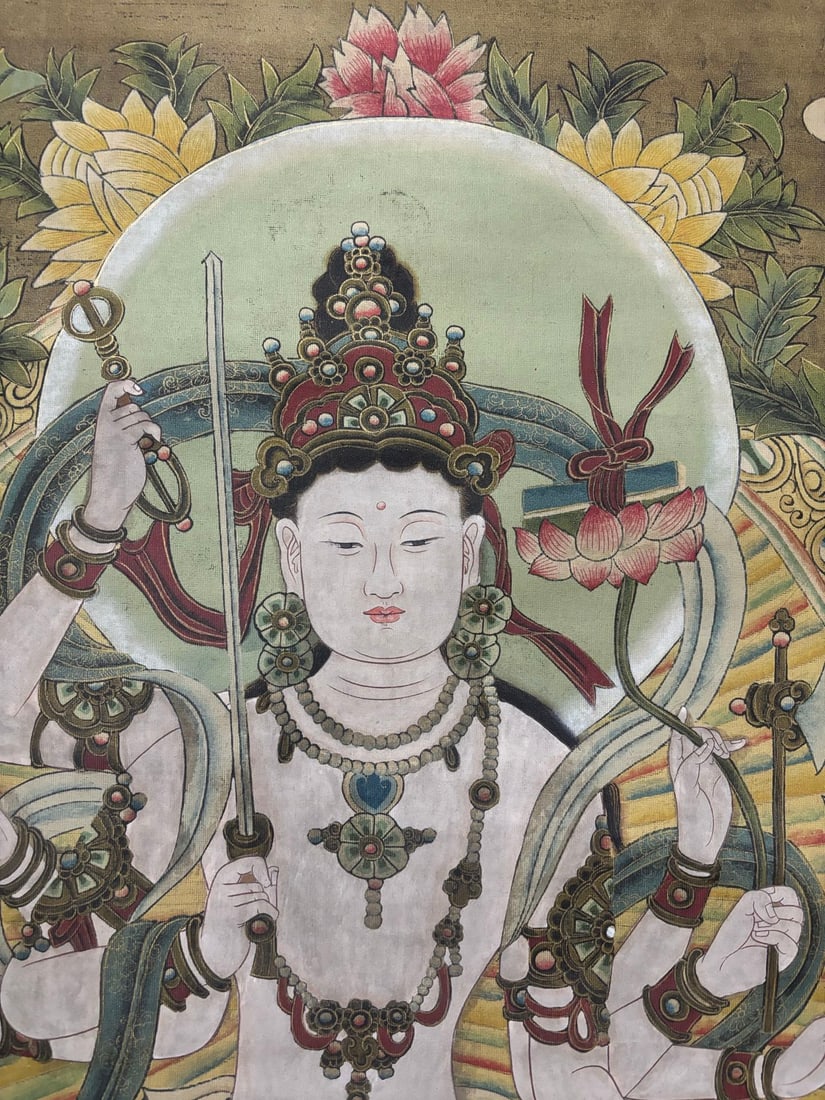 A large thousand Buddha statues are vertically axis - 3