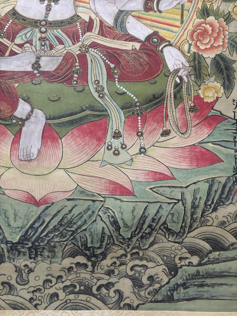 A large thousand Buddha statues are vertically axis - 8