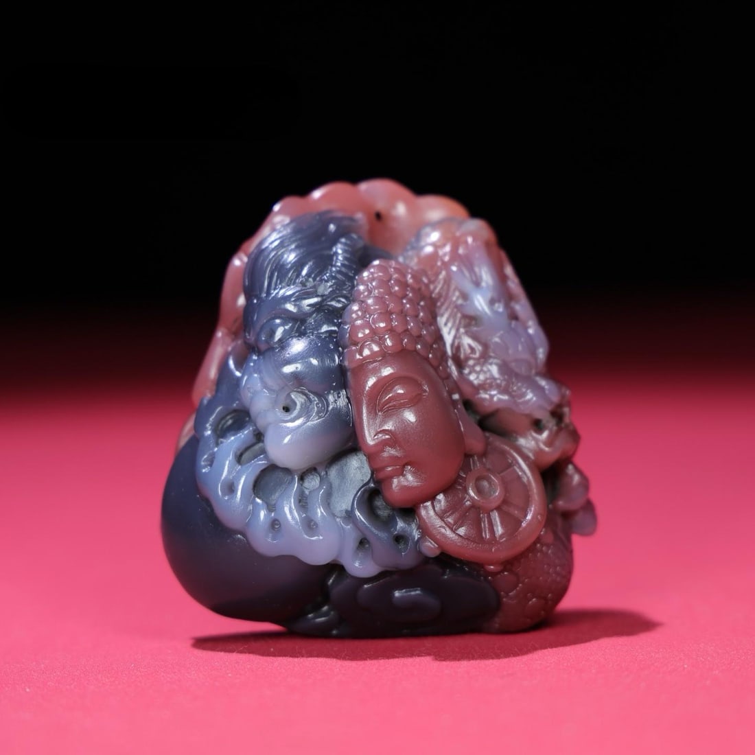 A beautiful old agate carved Buddha and demon handle: Exquisite old agate is cleverly carved with a Buddha and demon handle Size:67x63x32mm W:151g (The Dimensions Of All Batches Are Manually Measured.If You Need More Detailed Information, Please Contact 