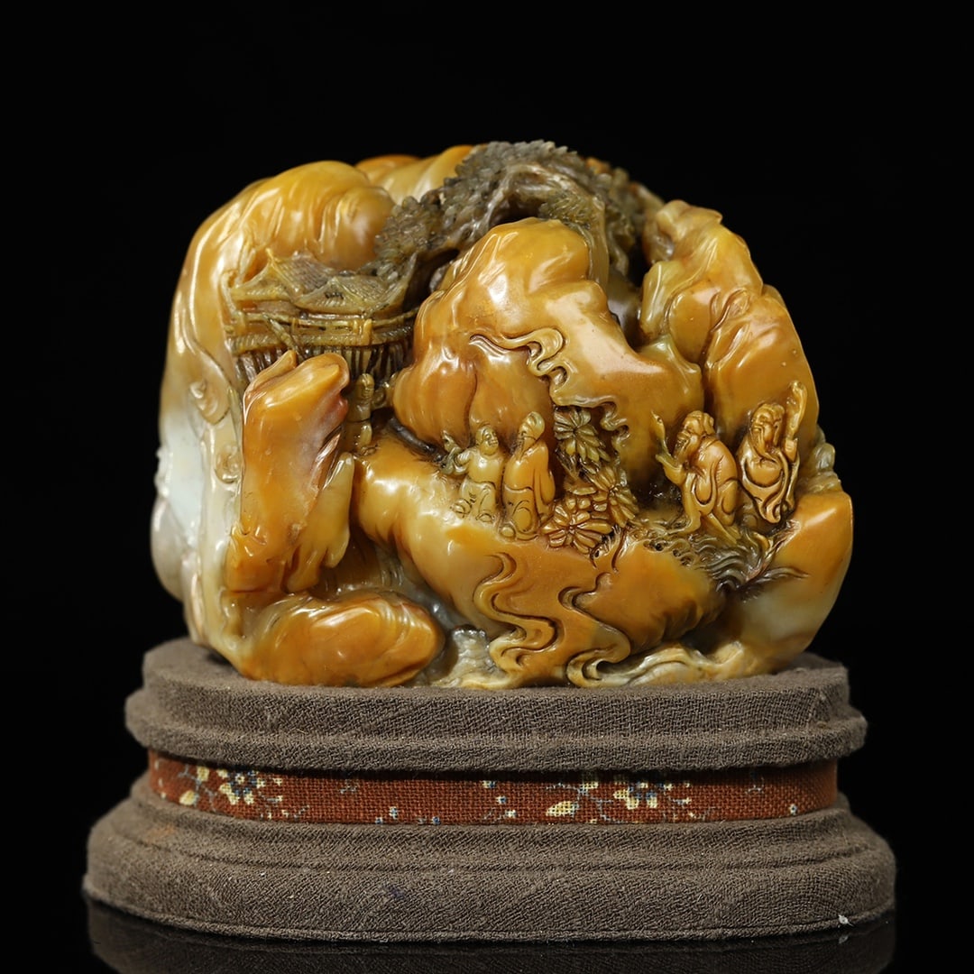A beautiful Shoushan field yellow frozen stone deep mountain friend landscape character seal: Exquisite Shoushan field yellow frozen stone deep mountain friend landscape character seal ornament Size:L:11.3cm W:10cm H:10cm W:1.466kg (The Dimensions Of All Batches Are Manually Measured.If You Ne