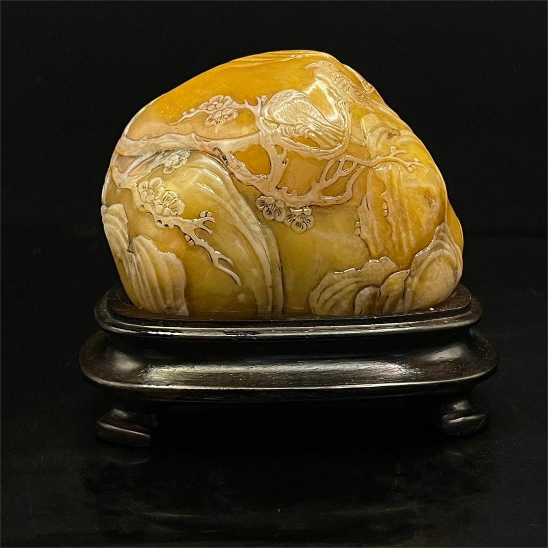 A beautiful silver bag gold field yellow stone accompanying thin meaning ornament: Exquisite wallet gold field yellow stone accompanying thin meaning ornament Size:7.5x3.2x6cm W:0.189kg (The Dimensions Of All Batches Are Manually Measured.If You Need More Detailed Information, Pleas