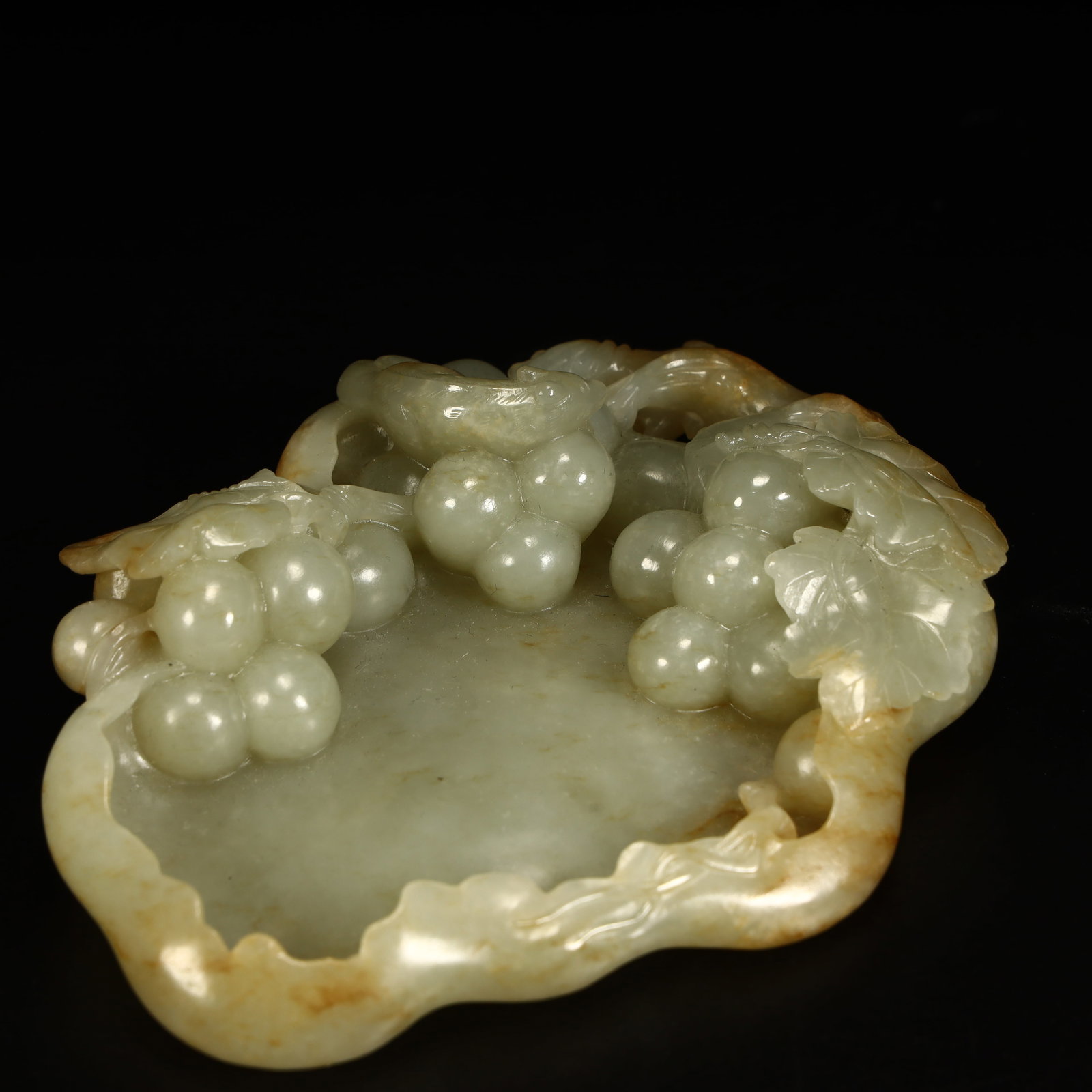 A piece of Hetian jade squirrel grape pattern brush wash from the Qing Dynasty (1 of 10)