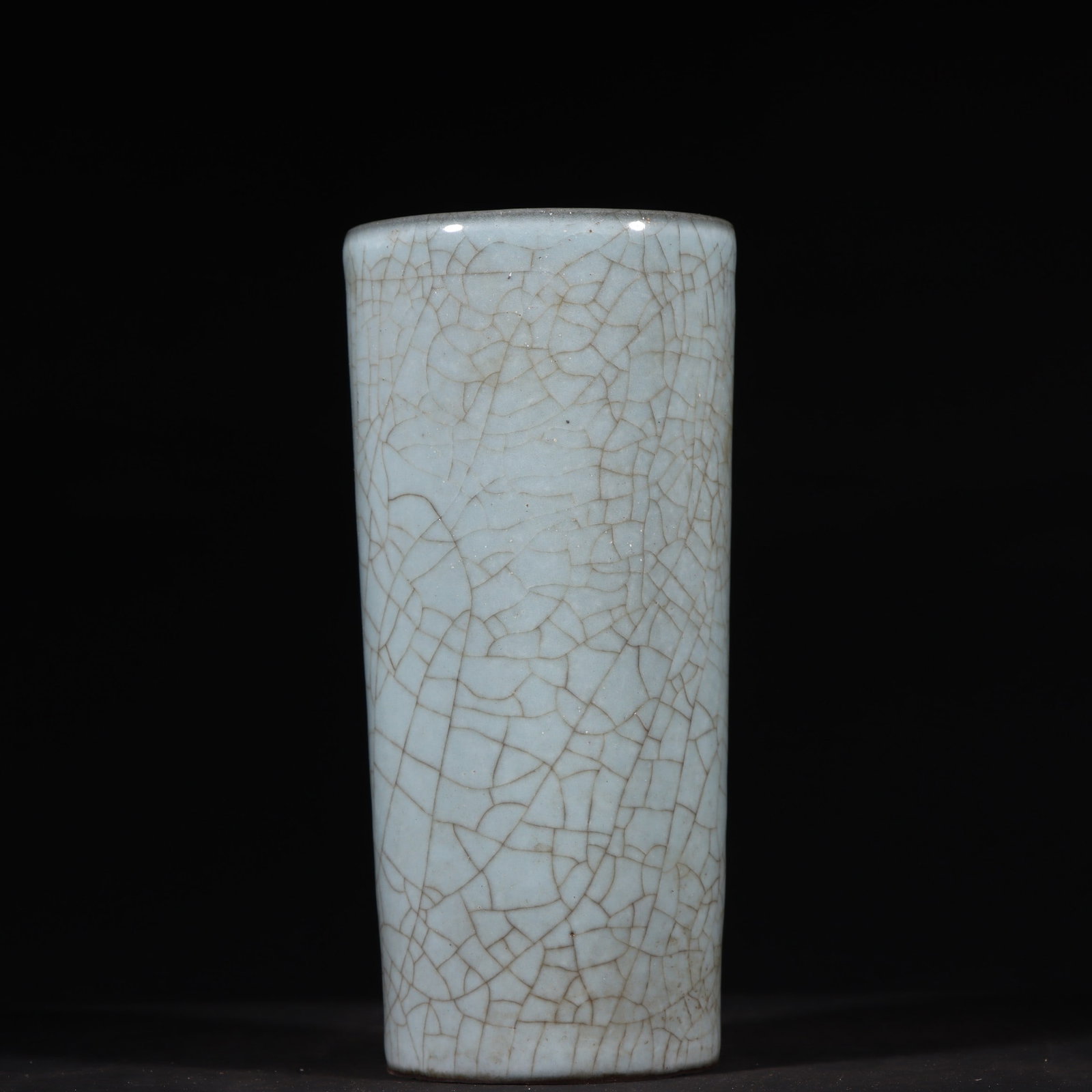 A blue and white consecrated flower bird waterfowl pattern hexagonal bottle of the Yuan Dynasty: The blue and white consecrated flower bird waterfowl pattern hexagonal bottle of the Yuan Dynasty Size: W: 27 cm; H: 46 cm (The Dimensions Of All Batches Are Manually Measured.If You Need More Detaile