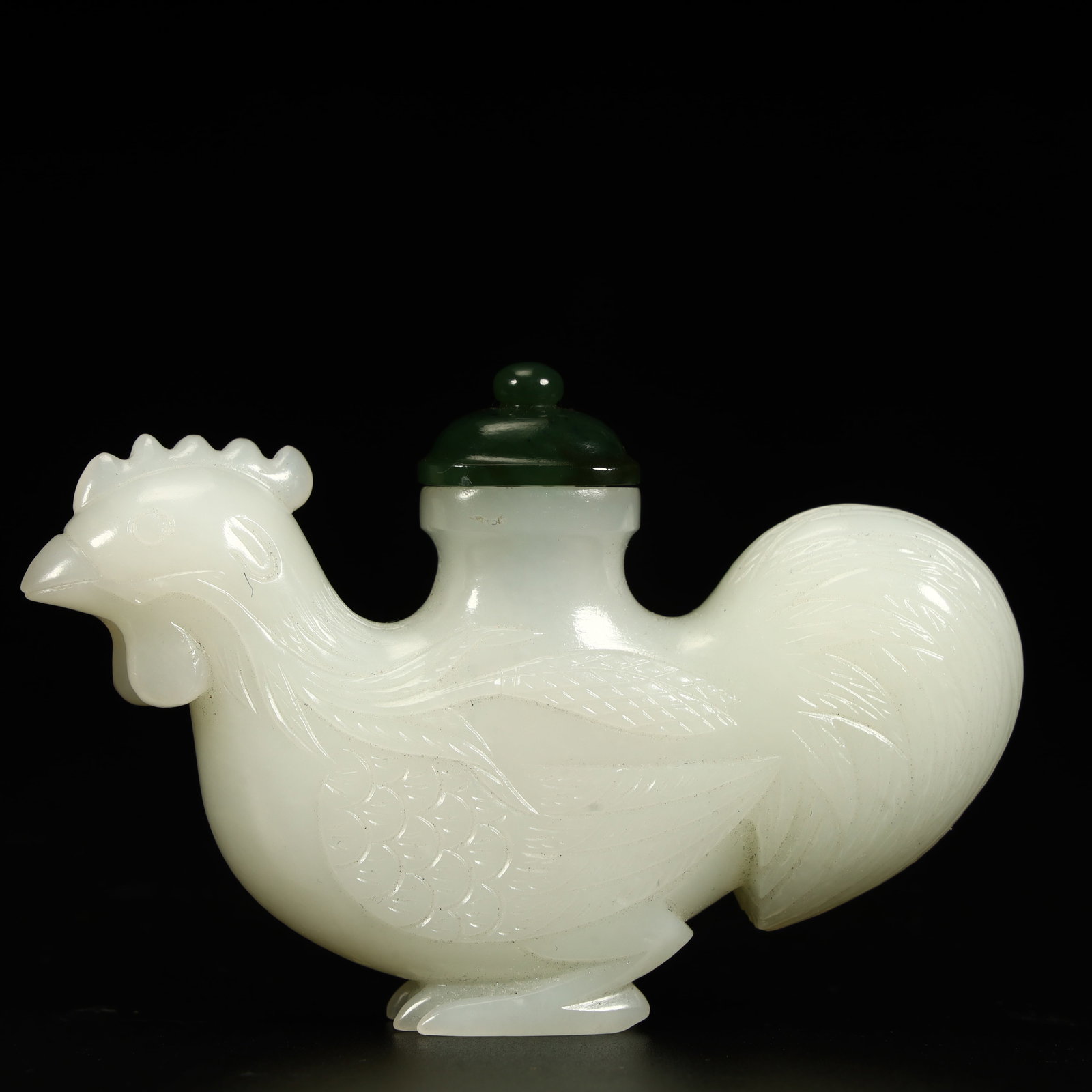 A Qing Dynasty Hetian white jade rooster-shaped snuff bottle: Qing Dynasty Hetian white jade rooster-shaped snuff bottle Size:H:6.2cmxL:9.5cmxW:1.7cm W: 0.1123kg (The Dimensions Of All Batches Are Manually Measured.If You Need More Detailed Information, Please C