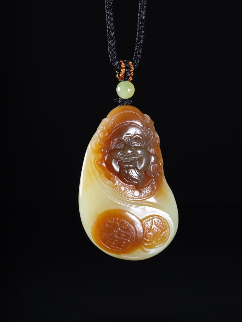 A fine Hetian topaz conical pendant: Exquisite Hetian topaz conical pendant Size: L: 7.3 x W: 2.7 x H: 1.3 cm; Weight: 0.029 kg (The Dimensions Of All Batches Are Manually Measured.If You Need More Detailed Information, Please Contact Ou