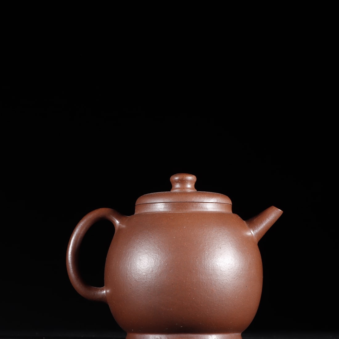 A blue glaze flower arrangement of an official kiln in the Song Dynasty (1 of 9)