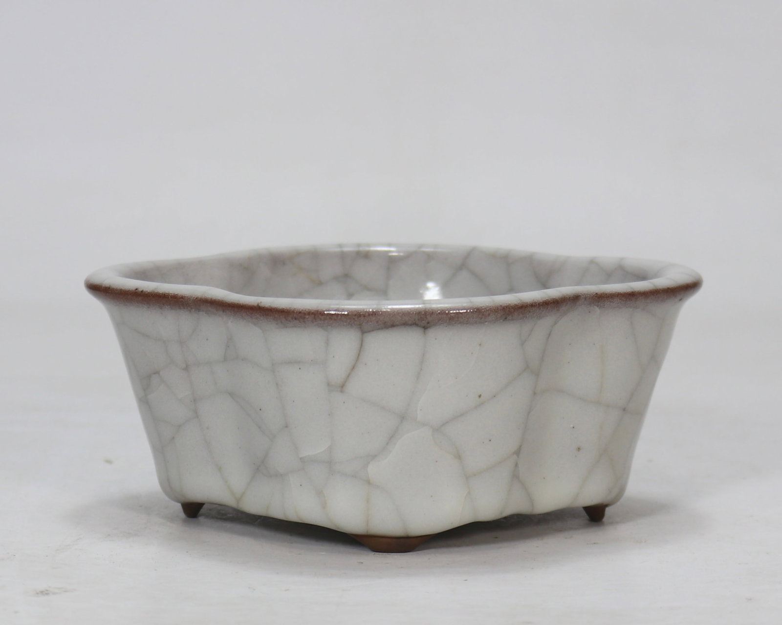A year-made sand red glazed flower poetry appreciation vase made in the Yongzheng year of the Qing: Qing Dynasty Yongzheng year made annual sand red glazed ground flower poetry appreciation vase Size: H: 26 cm (The Dimensions Of All Batches Are Manually Measured.If You Need More Detailed Information