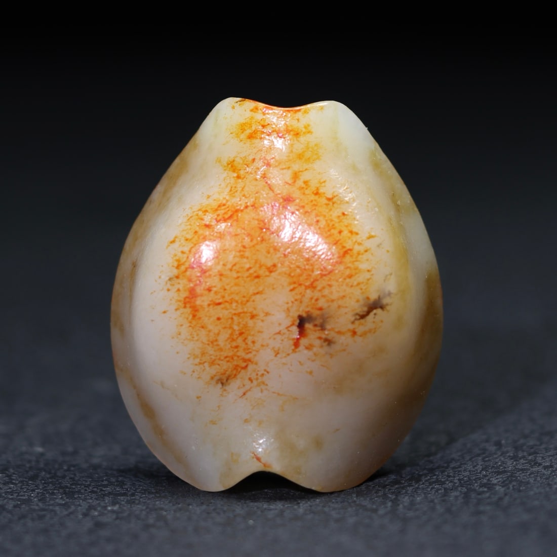 A piece of exquisite Hetian jade is rich in the world: Exquisite Hetian jade is the richest in the world Size:4.6x4x1.5cm W:0.04kg (The Dimensions Of All Batches Are Manually Measured.If You Need More Detailed Information, Please Contact Our Customer Serv