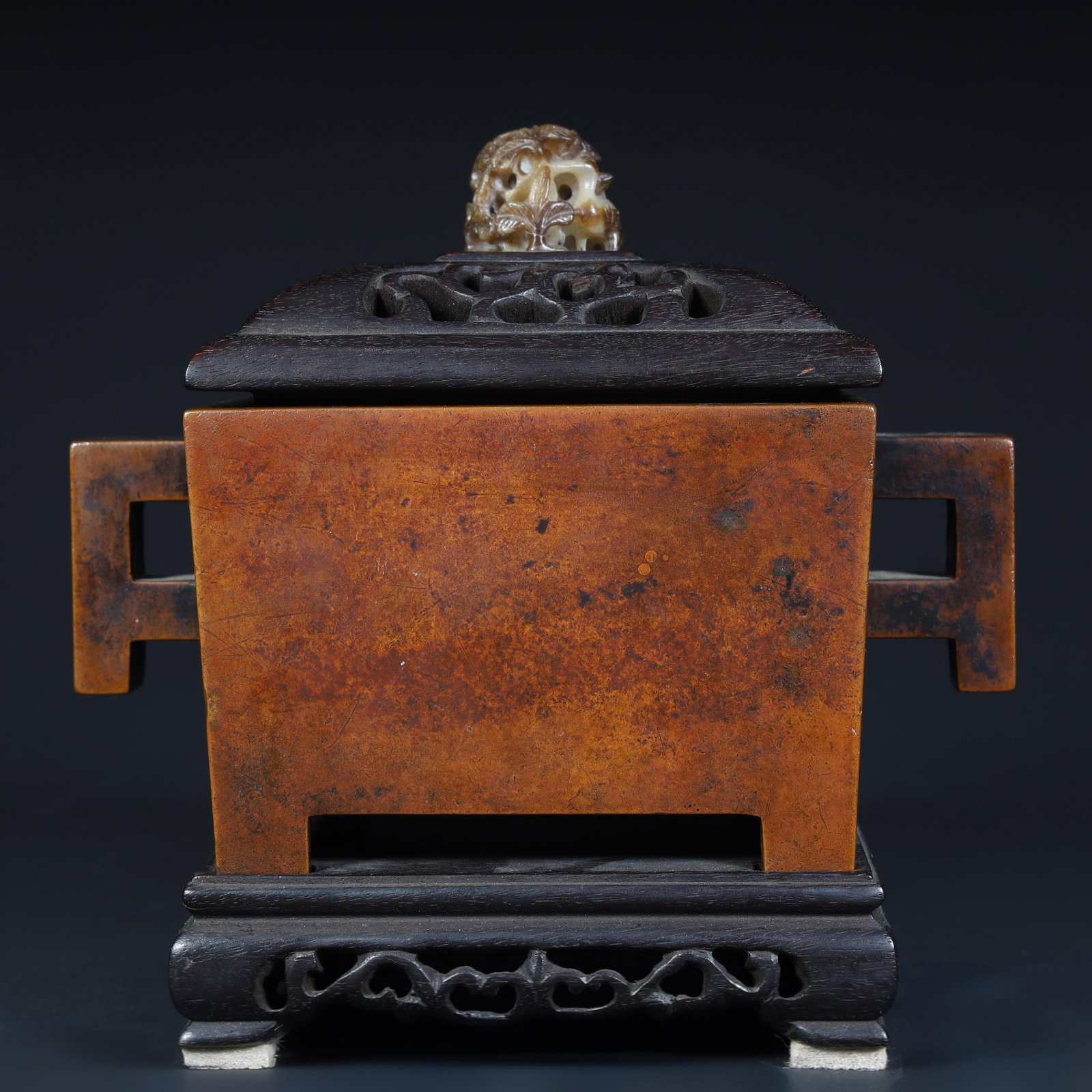 A copper antique copper square cauldron aromatherapy stove from the Qing Dynasty (1 of 12)