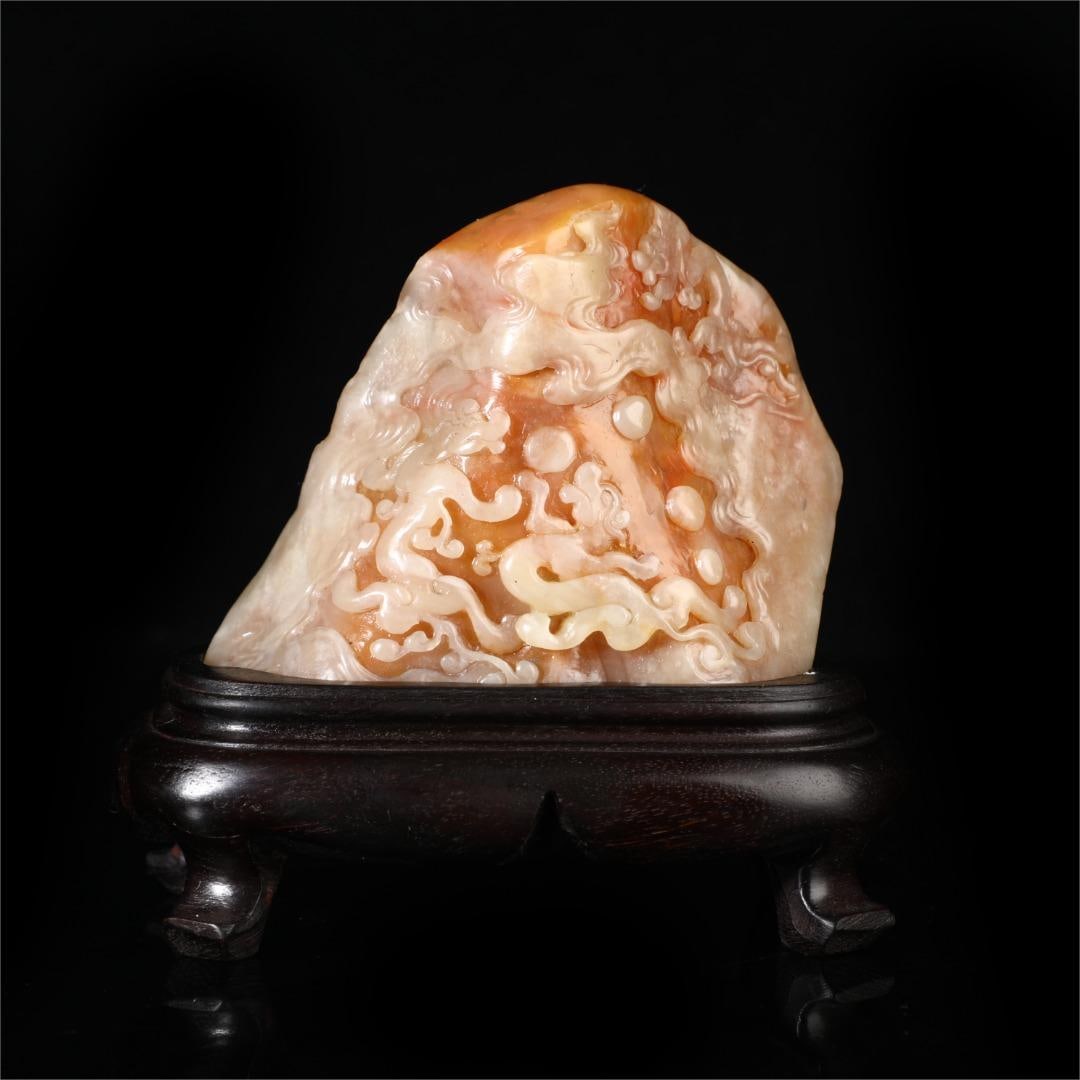 A Qing Dynasty Shoushan Tian Huangcangmen ornament: Qing Dynasty Shoushan Tian Huangcangmen ornament Size:H:8.5cm W:14cm W:0.745kg (The Dimensions Of All Batches Are Manually Measured.If You Need More Detailed Information, Please Contact Our Customer S