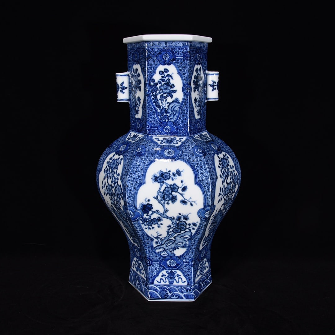 A blue and white window flower and bird pattern hexagonal ear bottle made in the Qianlong period of (1 of 9)