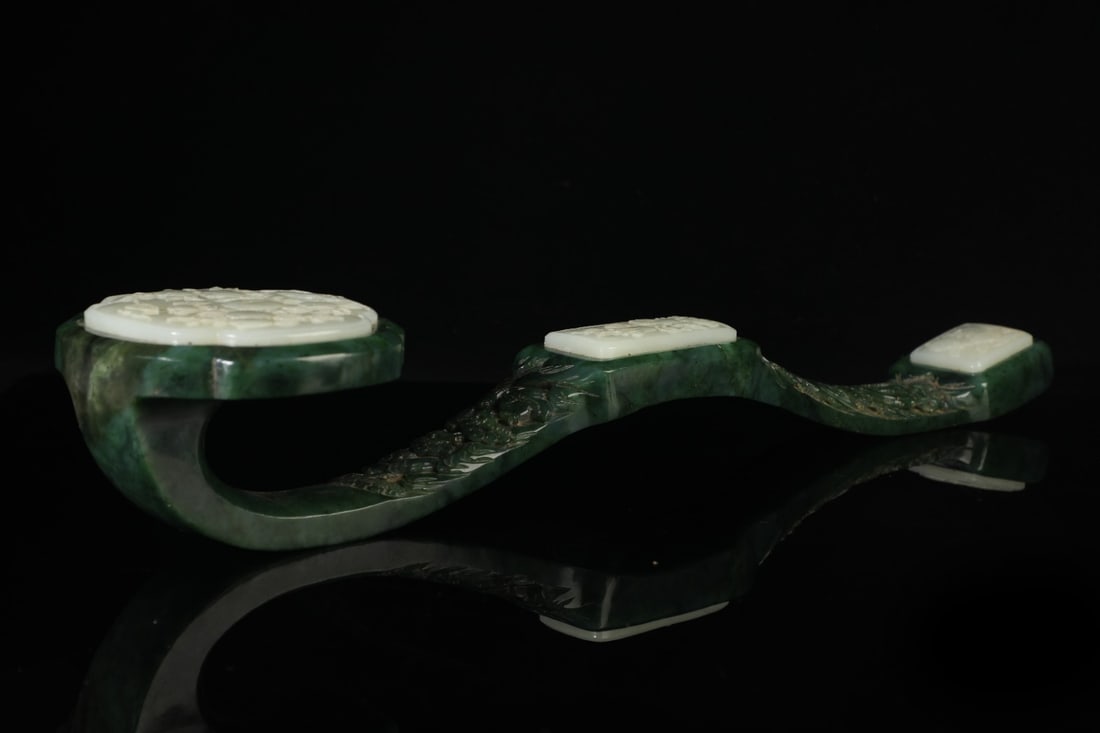 A Qing Dynasty court style Hetian jasper inlaid with white jade three ruyi (1 of 12)