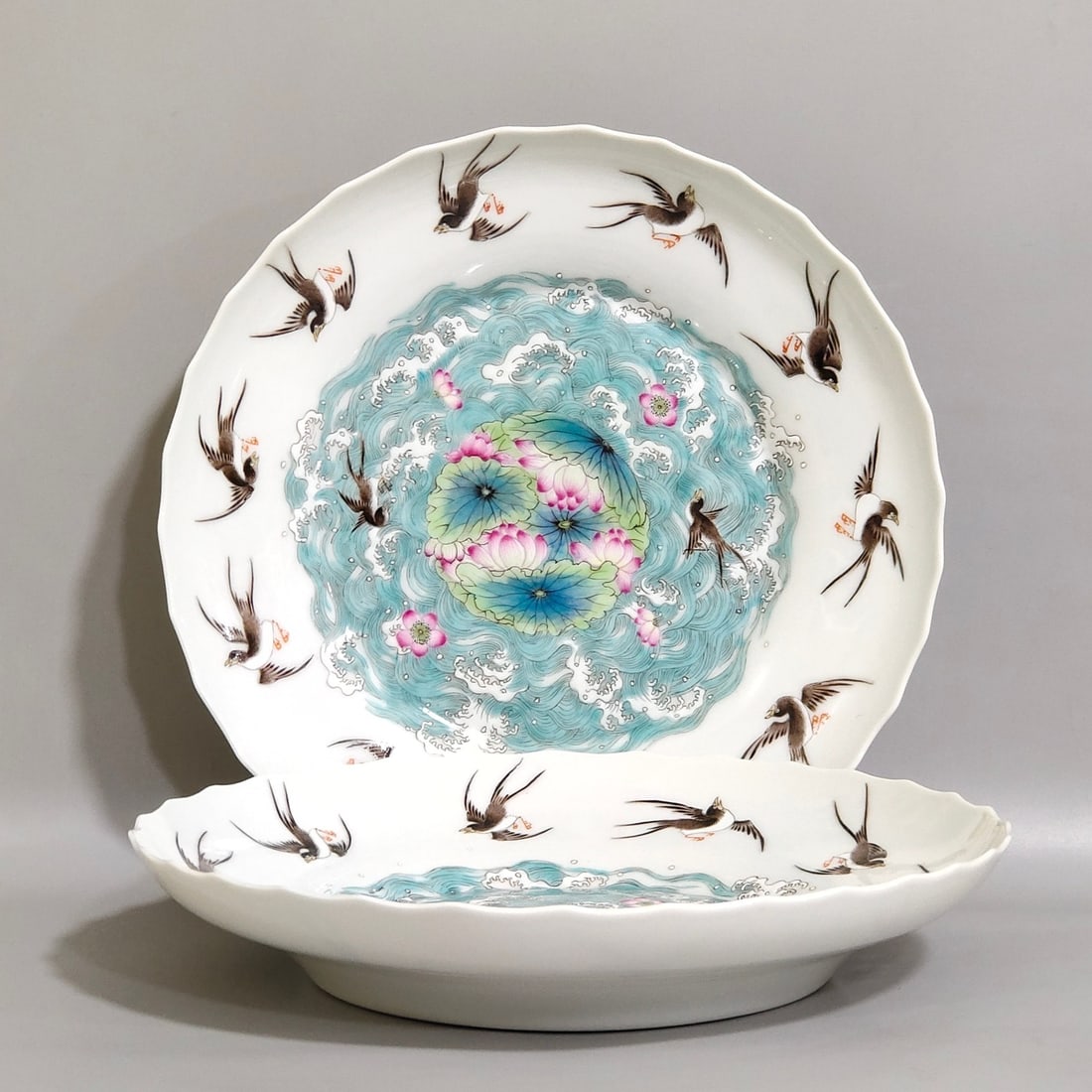 A Chunyan picture chrysanthemum plate of the Qing Dynasty (1 of 9)