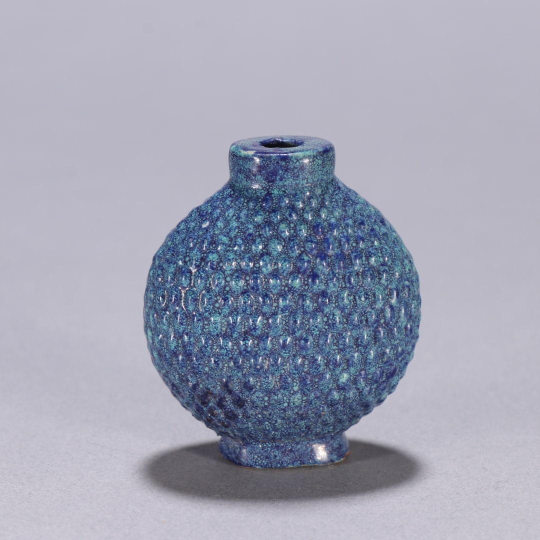A Qing Dynasty Lujun glazed bamboo pattern snuff bottle (1 of 9)