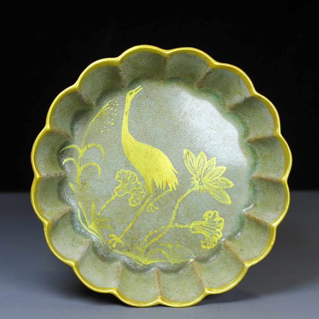 A fine filigree inlaid porcelain serving plate (1 of 10)