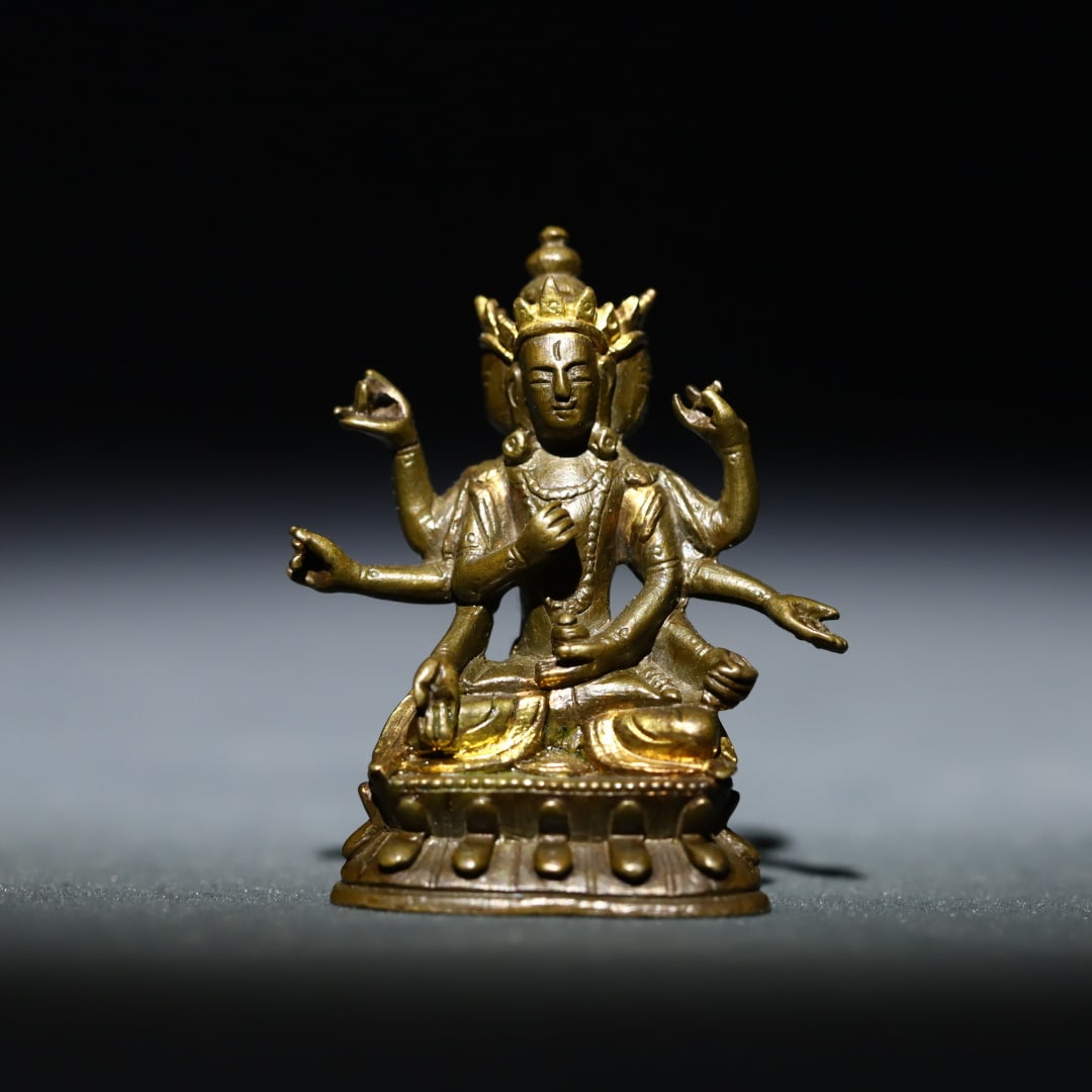 A statue of the Mother of the Buddha made in Beijing in the Qing Dynasty (1 of 9)