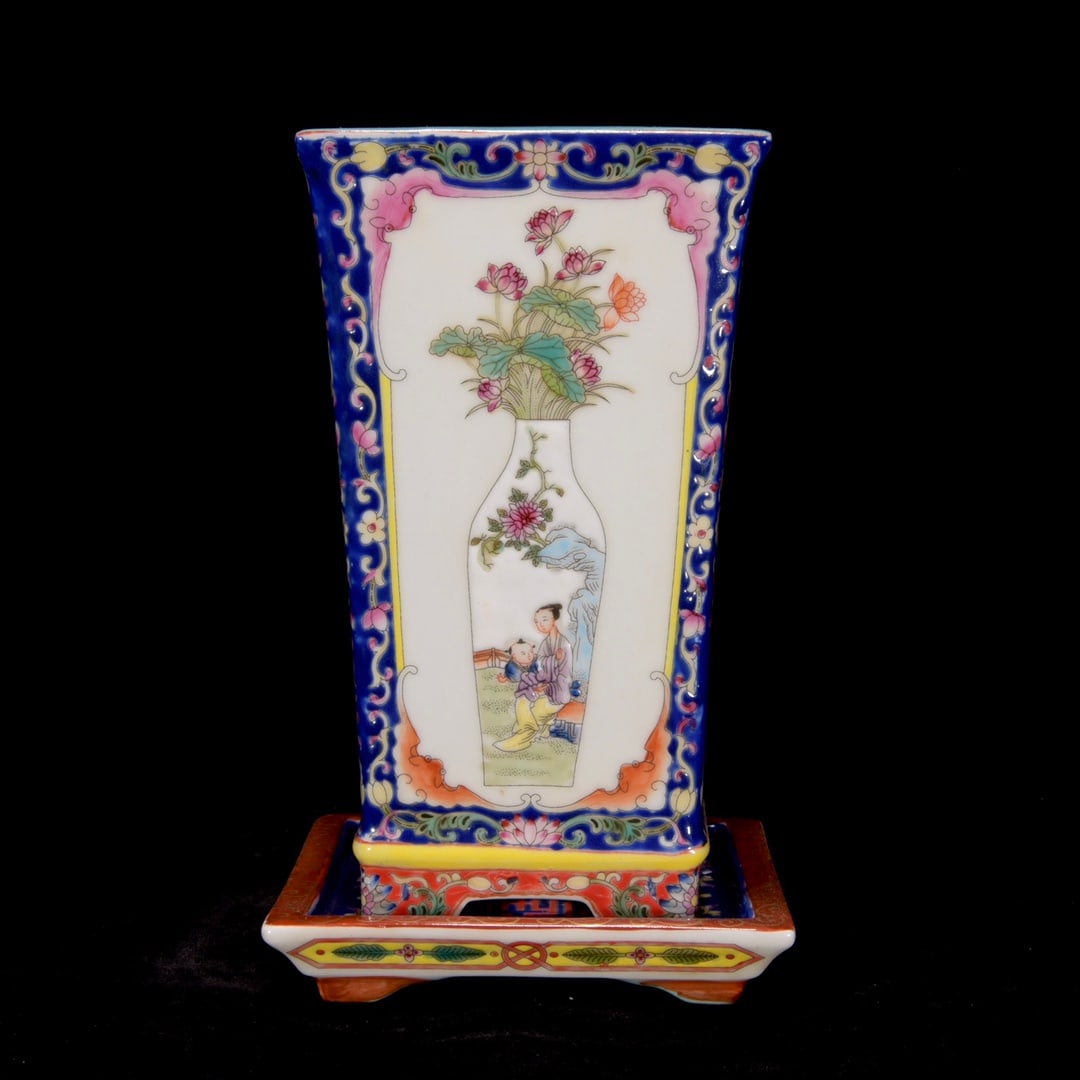 A pastel window flower flower pot made in the Qianlong period of the Qing Dynasty (1 of 9)