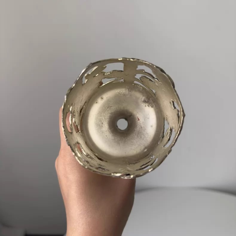 A beautiful silver-plated grape candlestick - 6