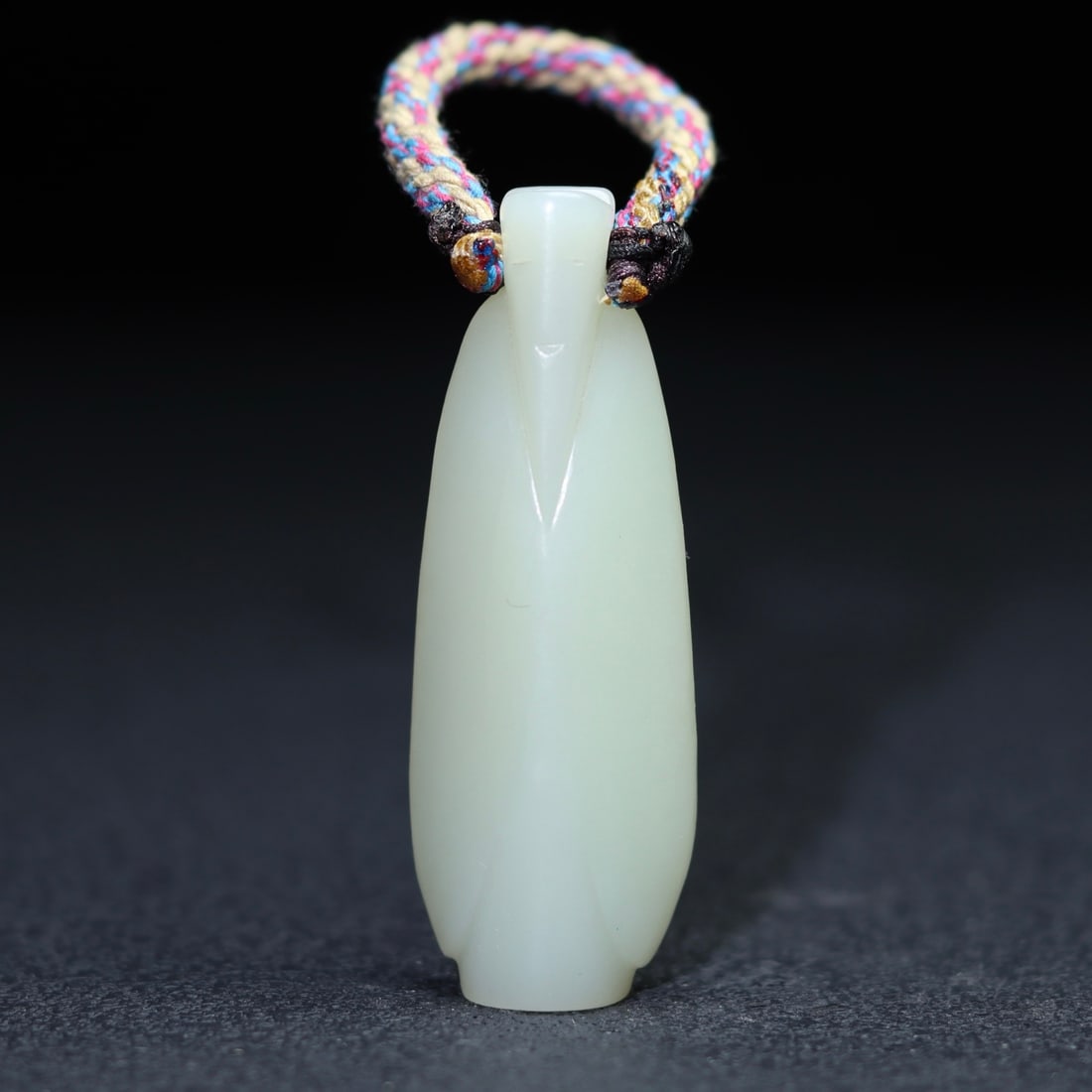 A piece of exquisite Hetian jade Wengzhong: Exquisite Hetian jade Wengzhong Size:6.3x2.2x1.3cm W:0.03kg (The Dimensions Of All Batches Are Manually Measured.If You Need More Detailed Information, Please Contact Our Customer Service Before Biddi