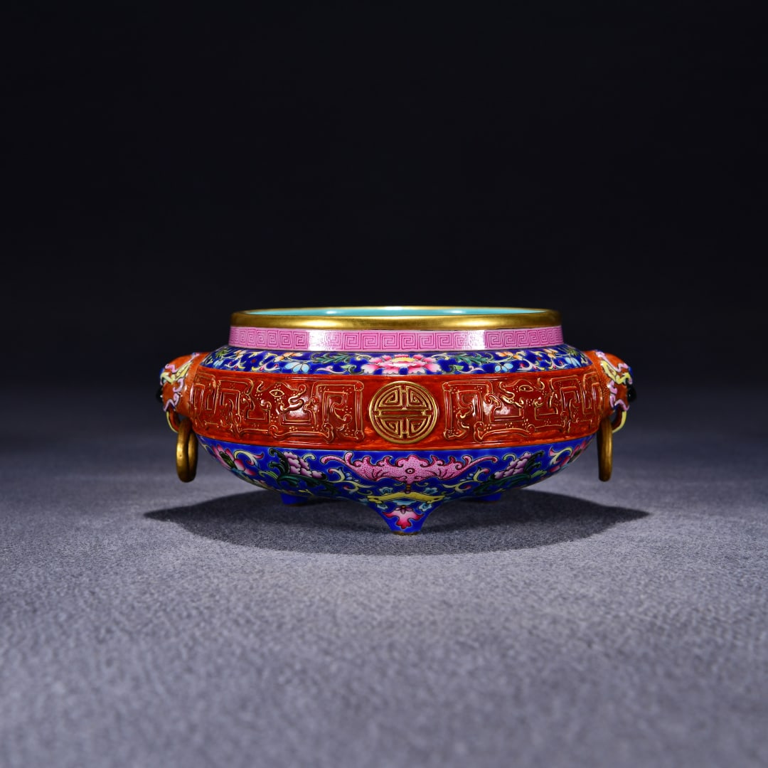 A Qing Dynasty Qianlong year enamel colored fan lily carved back phoenix pattern gold painted: The Qing Dynasty Qianlong year enamel colored fan lily carved back phoenix pattern gold painted auxiliary head ear furnace Size:H:8x20cm (The Dimensions Of All Batches Are Manually Measured.If You Nee