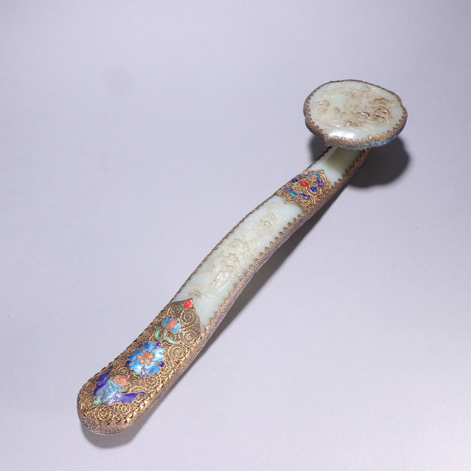 A Qing Dynasty Hetian jade inlaid silver gilt filigree character story Ruyi: The story of the characters of Hetian jade inlaid silver gilt filigree in the Qing Dynasty is satisfactory Size:L:39.4cm W:9.3cm W:0.9264kg (The Dimensions Of All Batches Are Manually Measured.If You 