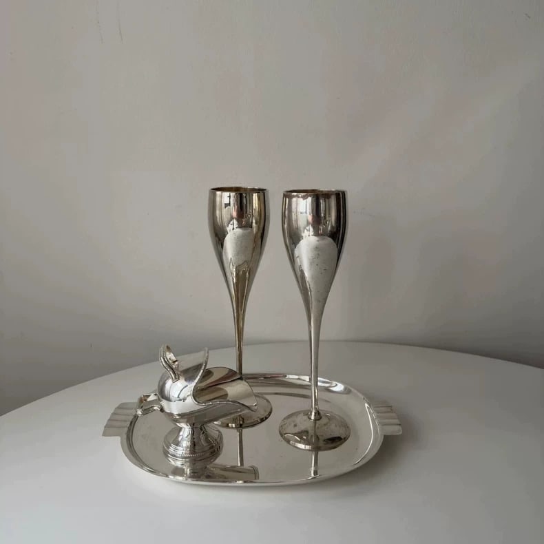 A fine copper silver-plated goblet tray: Exquisite copper silver-plated goblet tray Size:Cup H:7x22.5cm Plate:200x270mm (The Dimensions Of All Batches Are Manually Measured.If You Need More Detailed Information, Please Contact Our Customer S