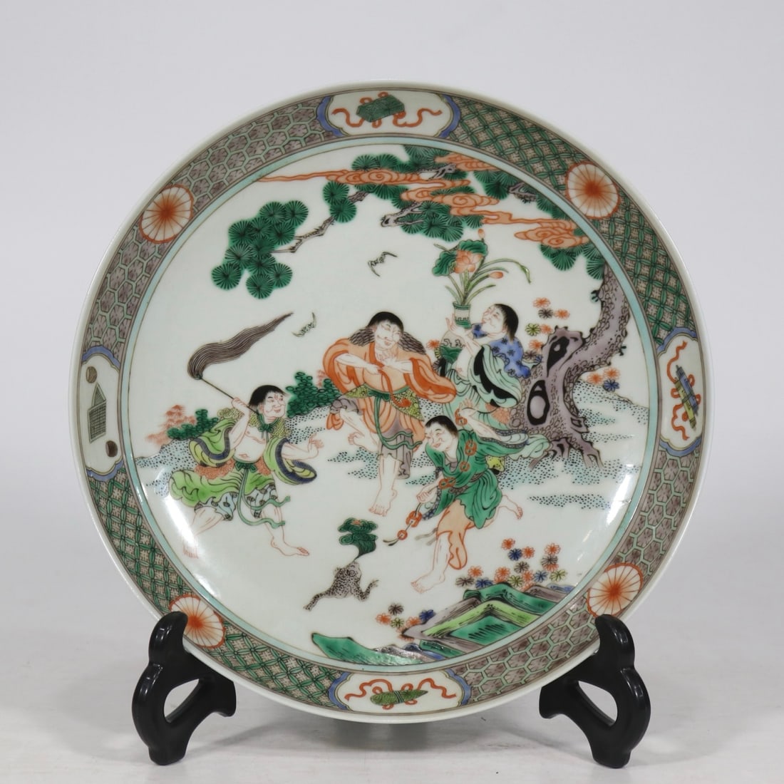 A colorful and four-sacred plate of the Qing Dynasty (1 of 9)