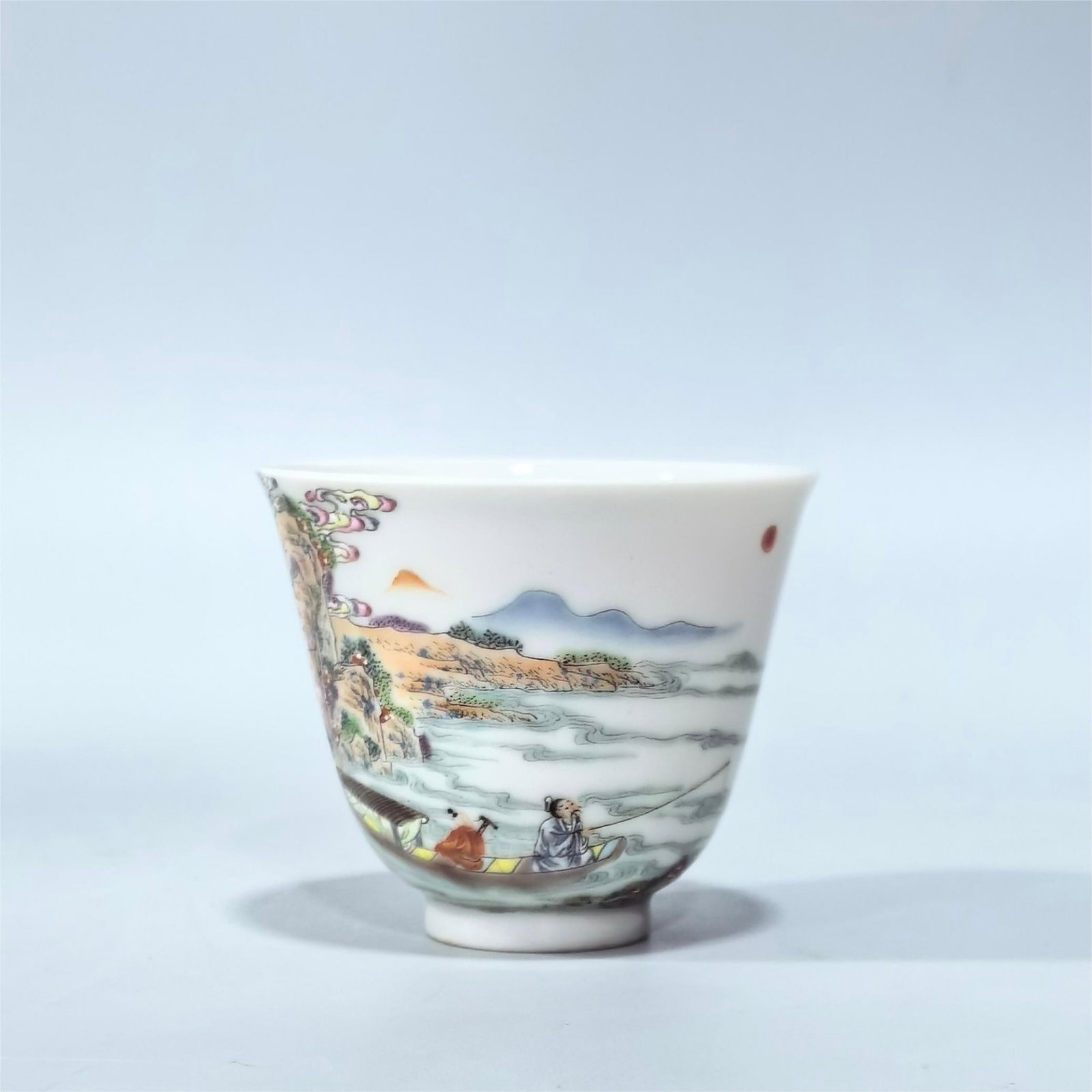 A pastel figure Su Shi from the Yongzheng era of the Qing Dynasty travels to the Chibi picture cup (1 of 8)