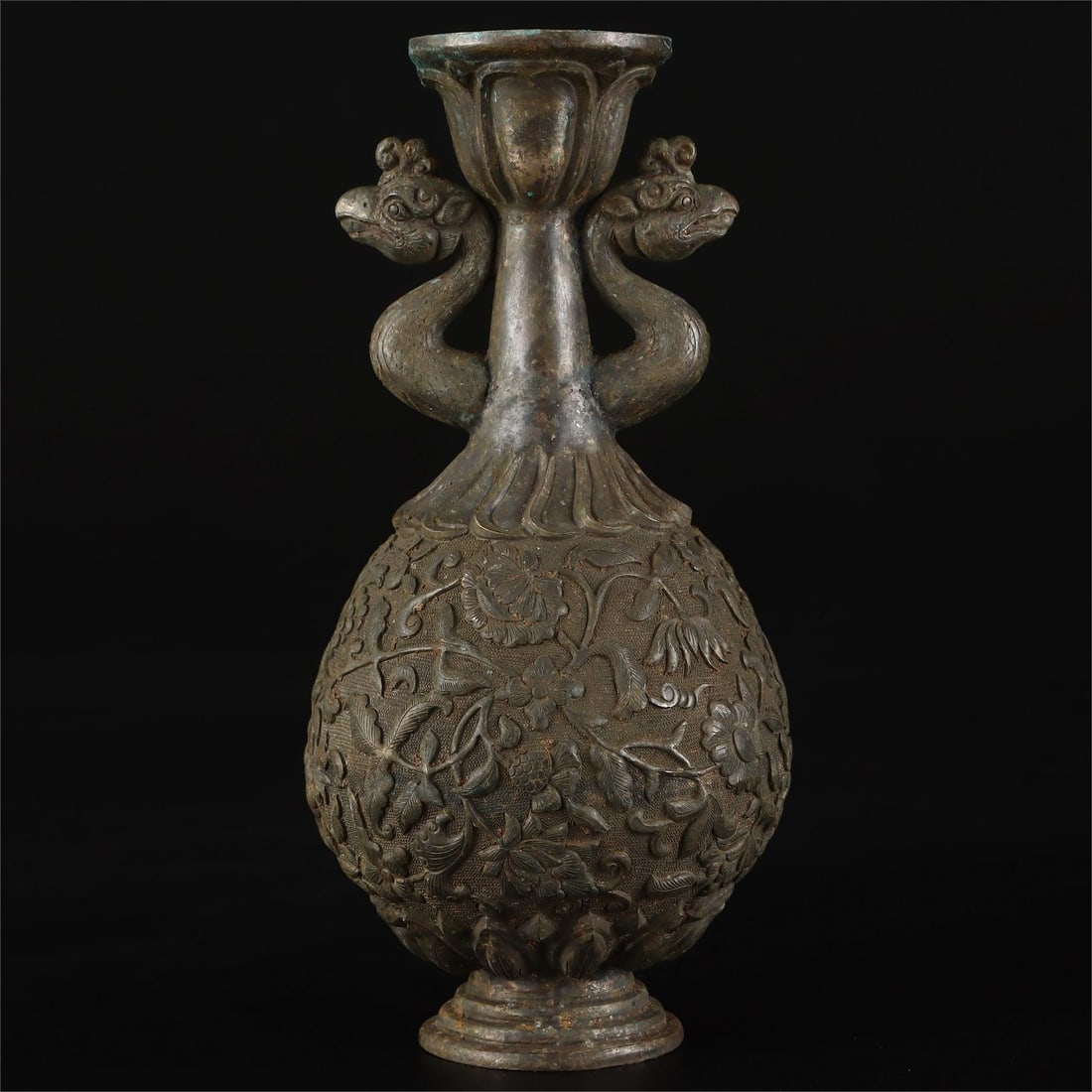 A beautiful amphora: Beautiful amphora Size:H:15.5cm W:7cm W:0.205kg (The Dimensions Of All Batches Are Manually Measured.If You Need More Detailed Information, Please Contact Our Customer Service Before Bidding.)