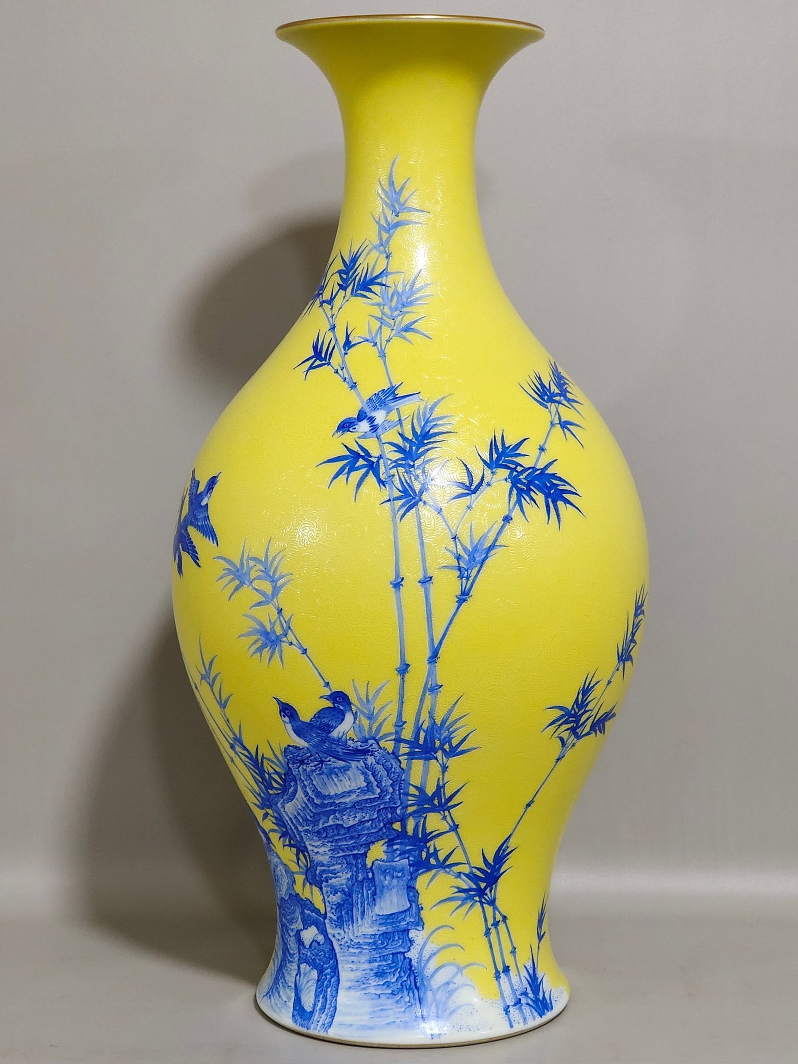 A Qing Dynasty lemon yellow glaze pehua blue material green bamboo sparrow poem inscription olive (1 of 8)