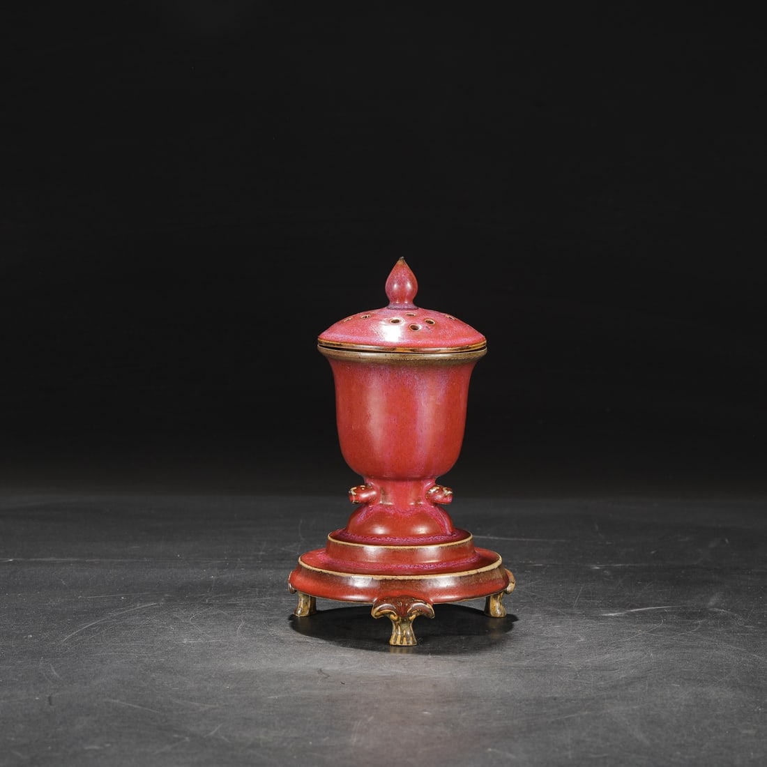 A grape red glaze court hollow lid jar smoker from the Song Dynasty Jun kiln: The grape red glaze court hollow lid jar smoker of the Song Dynasty Jun kiln Size:H:22.5cm Calibre:10cm (The Dimensions Of All Batches Are Manually Measured.If You Need More Detailed Information, Plea