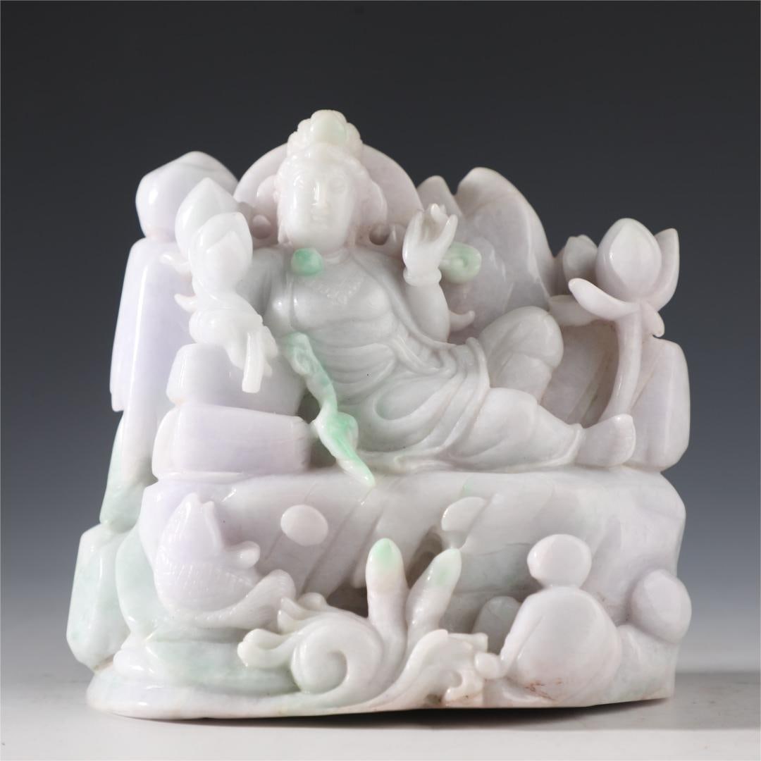 A jade Guanyin from the Qing Dynasty (1 of 9)
