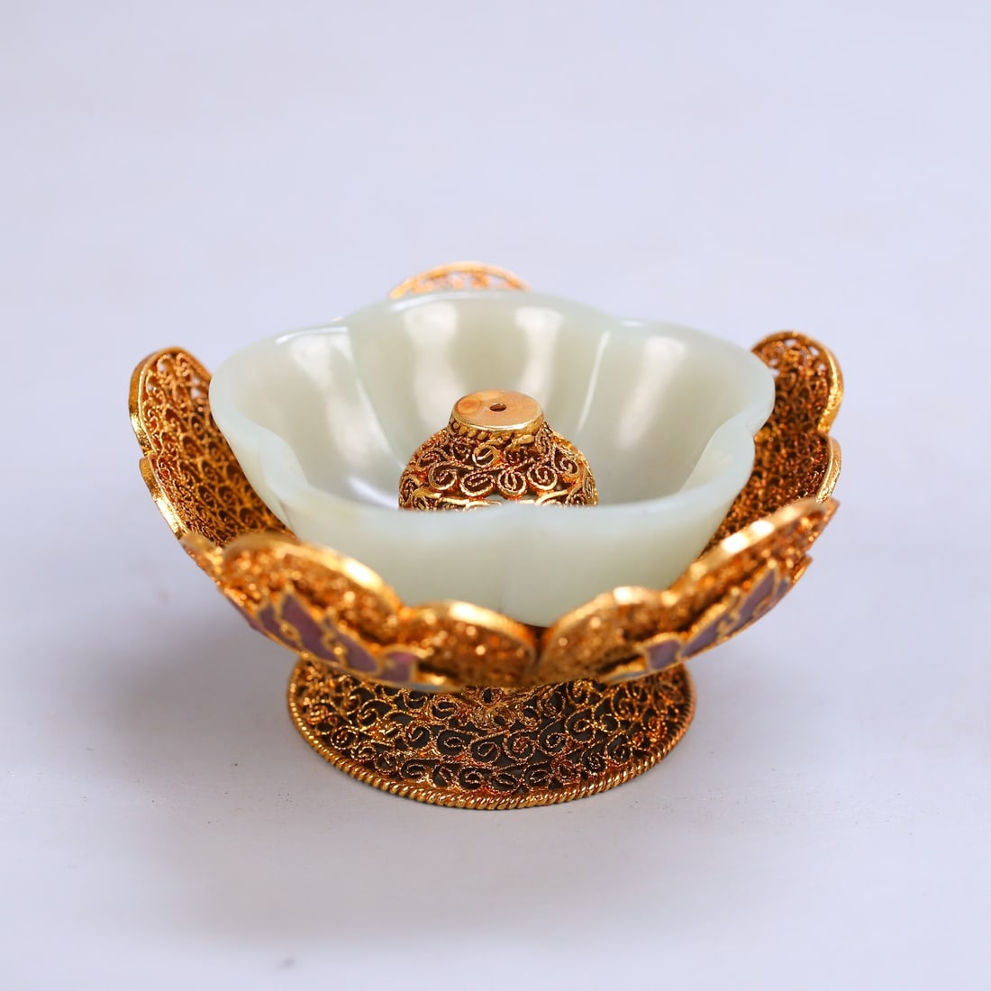 A beautiful silk inlaid Hetian jade flower mouth-shaped incense utensil (1 of 10)