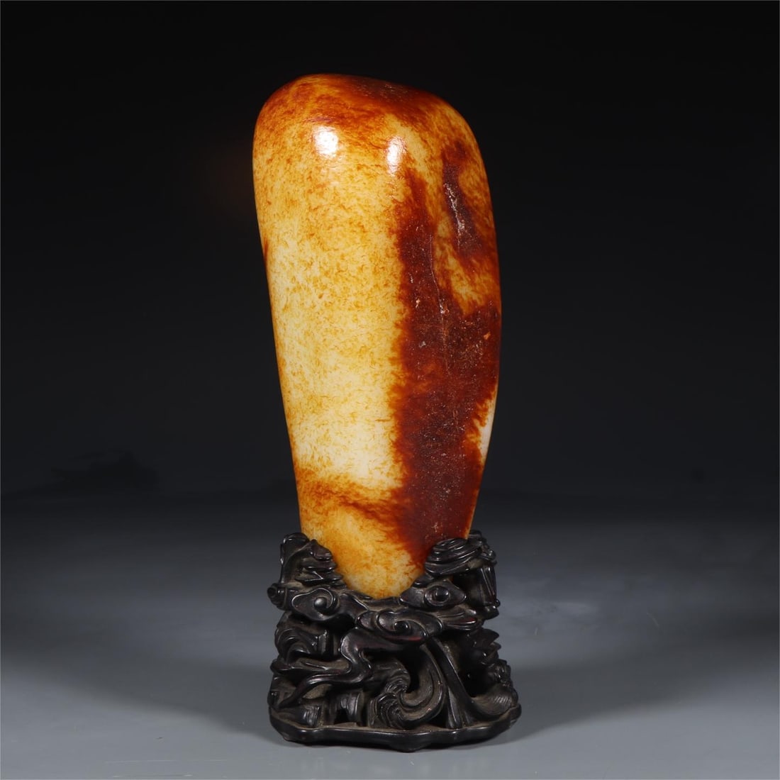 A piece of exquisite Hetian jade red skin and white flesh rough (1 of 9)