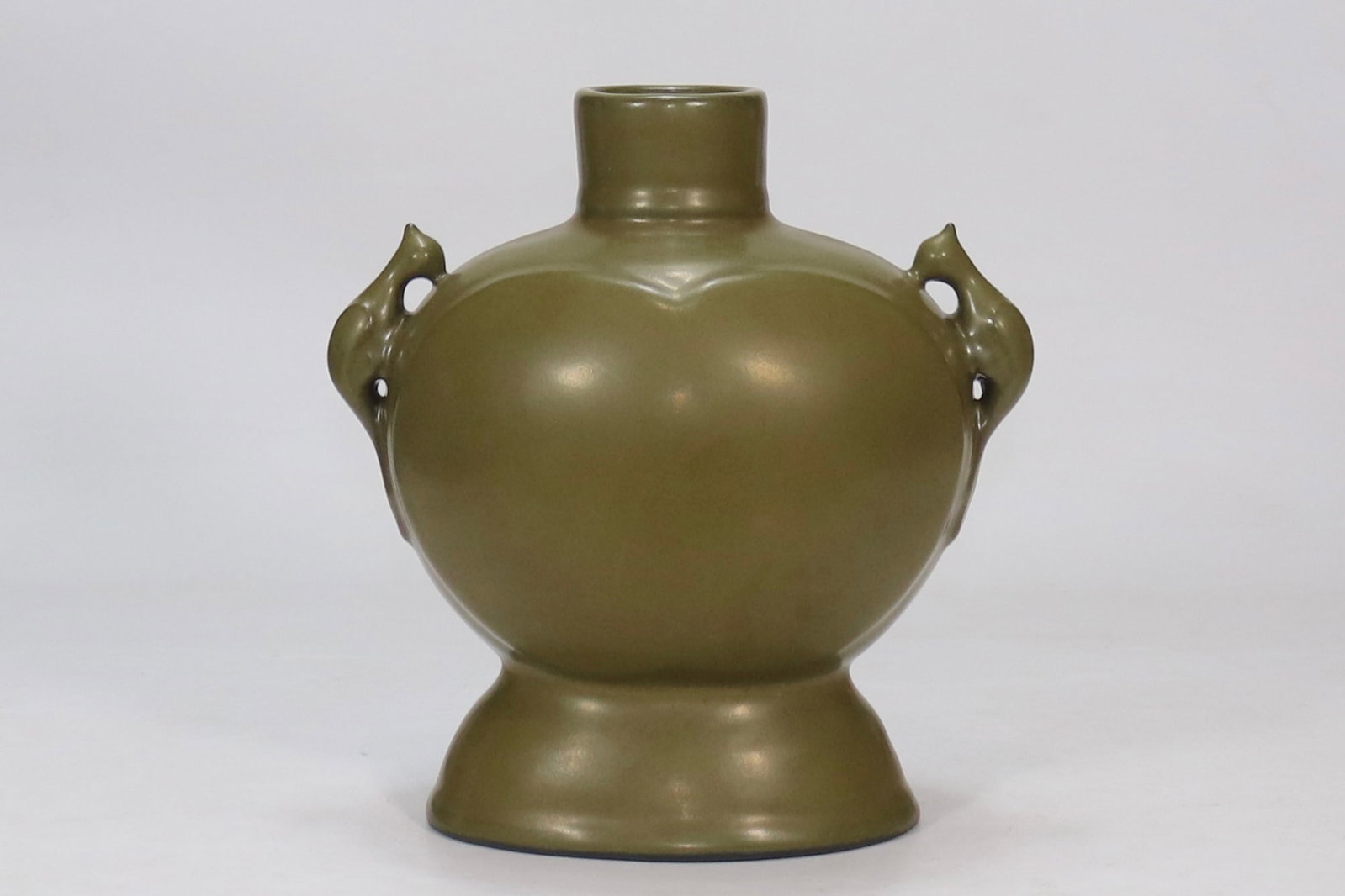 A piece of tea at the end of the Qing Dynasty: The end of the tea in the Qing Dynasty Size:H:23.2cm W:23cm (The Dimensions Of All Batches Are Manually Measured.If You Need More Detailed Information, Please Contact Our Customer Service Before Biddi
