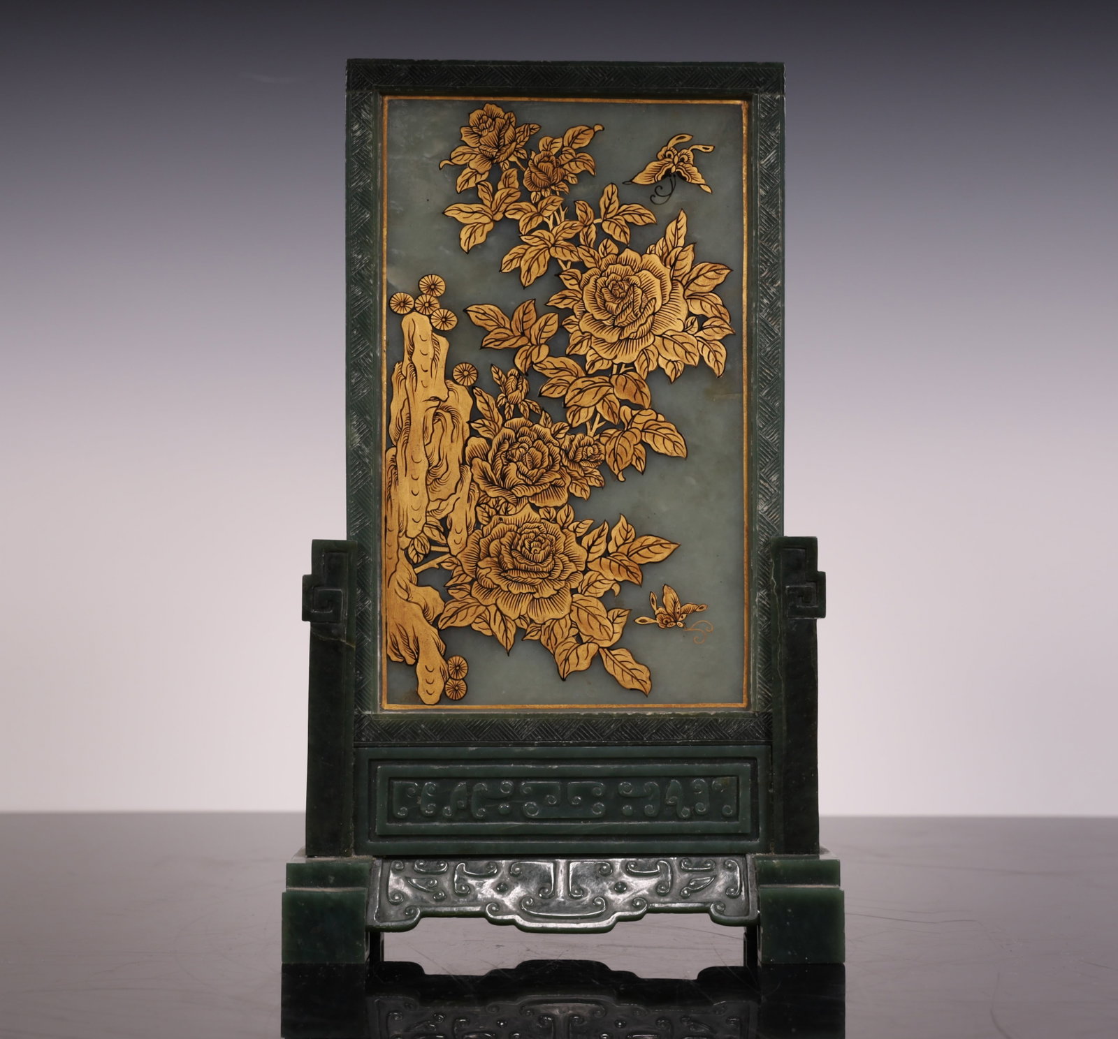 A Hetian jade insert from the Qing Dynasty: Hetian jade insertion in the Qing Dynasty SIZE: L: 16.3cm W:5.5cm H:28cm W:1.5kg (The Dimensions Of All Batches Are Manually Measured.If You Need More Detailed Information, Please Contact Our Customer