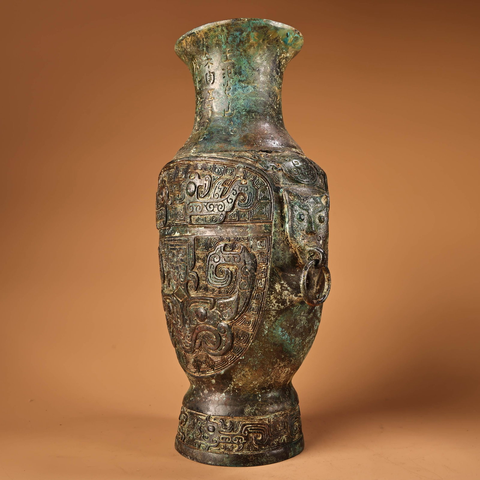 A fine bronze vase - 2