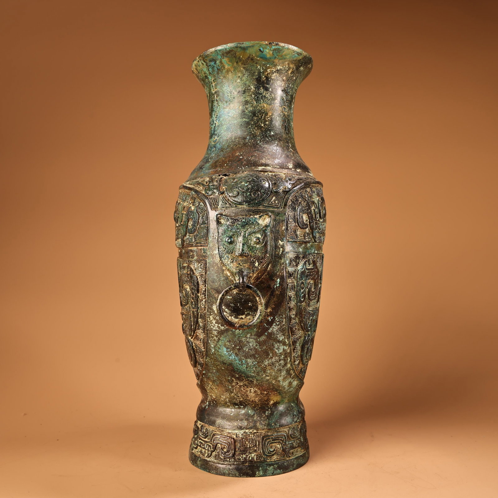 A fine bronze vase - 3