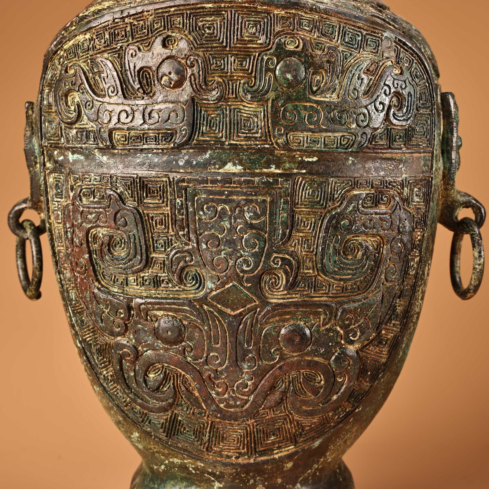 A fine bronze vase - 5