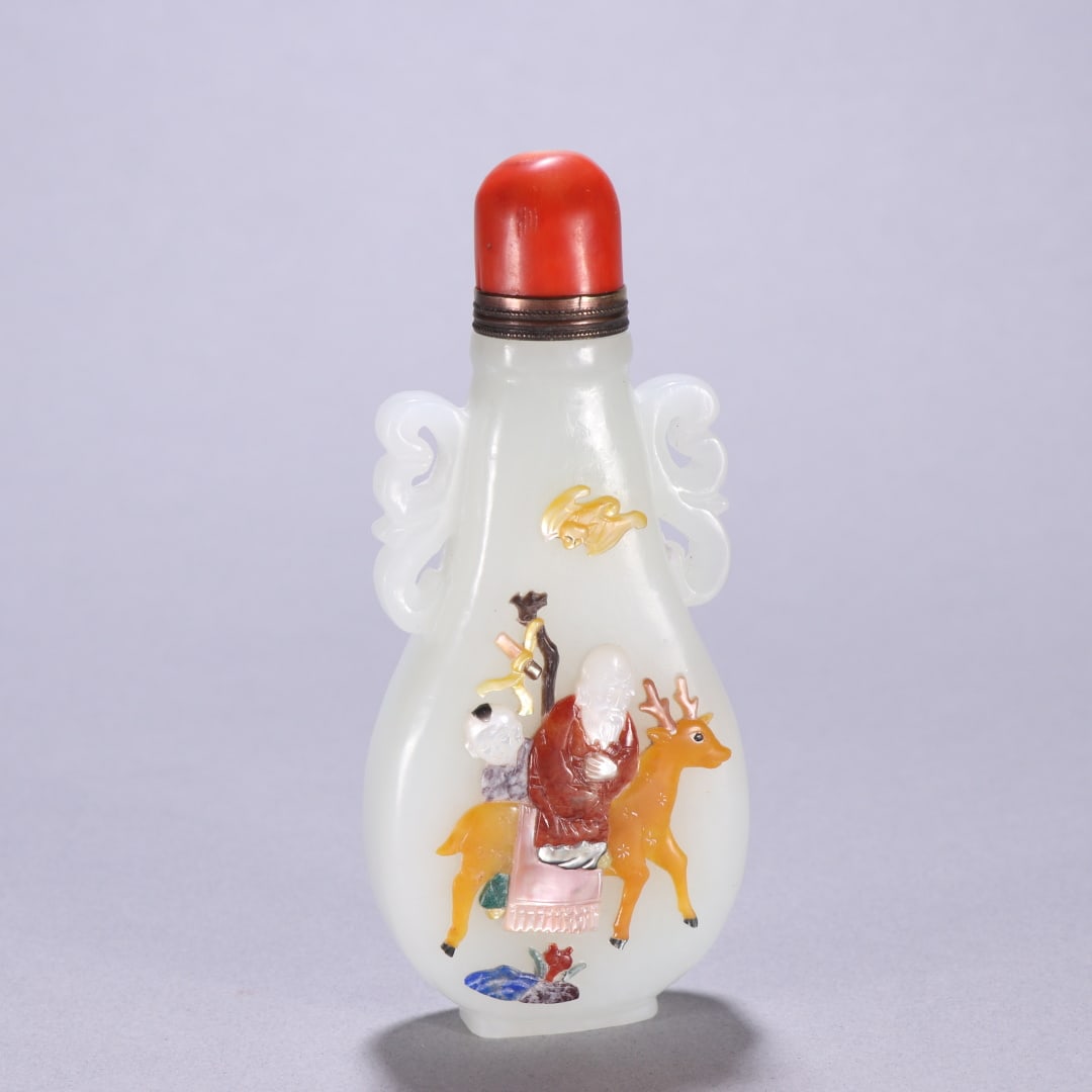 A snuff bottle of Hetian jade inlaid with a hundred treasures of the Qing Dynasty (1 of 9)