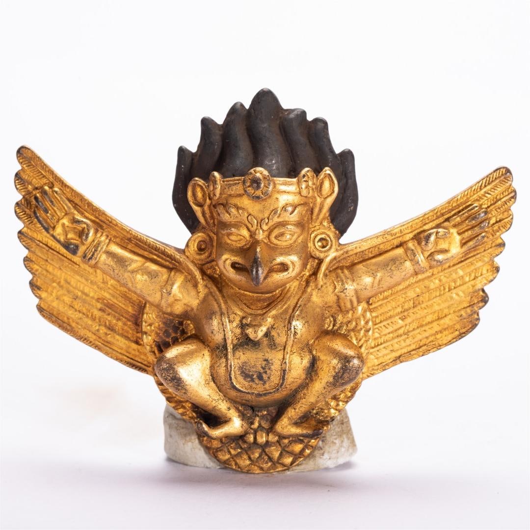 A fine copper-gilt roc bird: Exquisite copper-gilt roc bird Size:L:9x7cm W:0.1kg (The Dimensions Of All Batches Are Manually Measured.If You Need More Detailed Information, Please Contact Our Customer Service Before Bidding.)